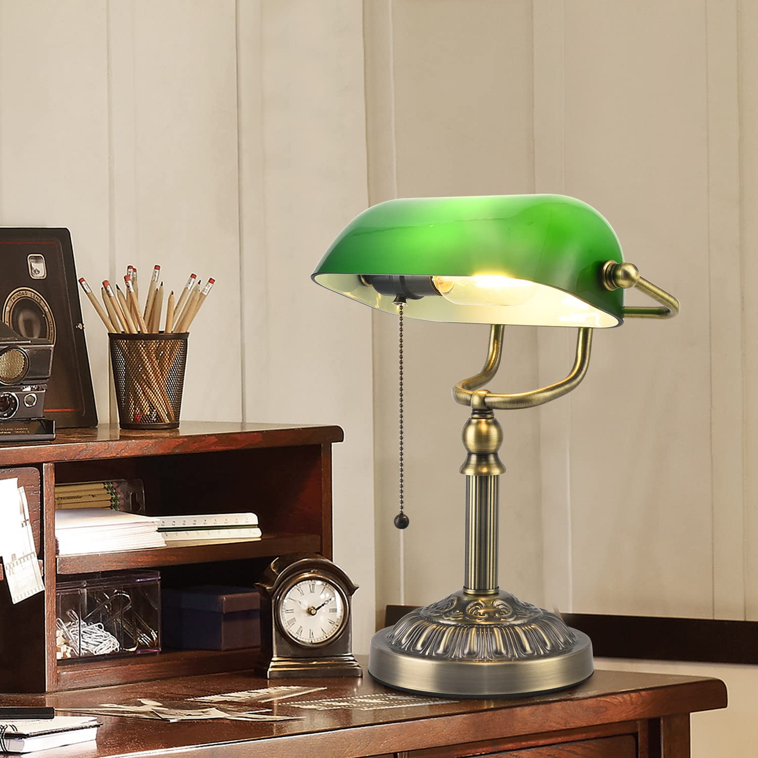 Vintage Green Glass Bankers Desk Lamp with USB Charging Port - Mid Century Farmhouse Style Pull Chain Table Lamp for Home Office, Study & Library - Perfect for Reading, Working & Decorating