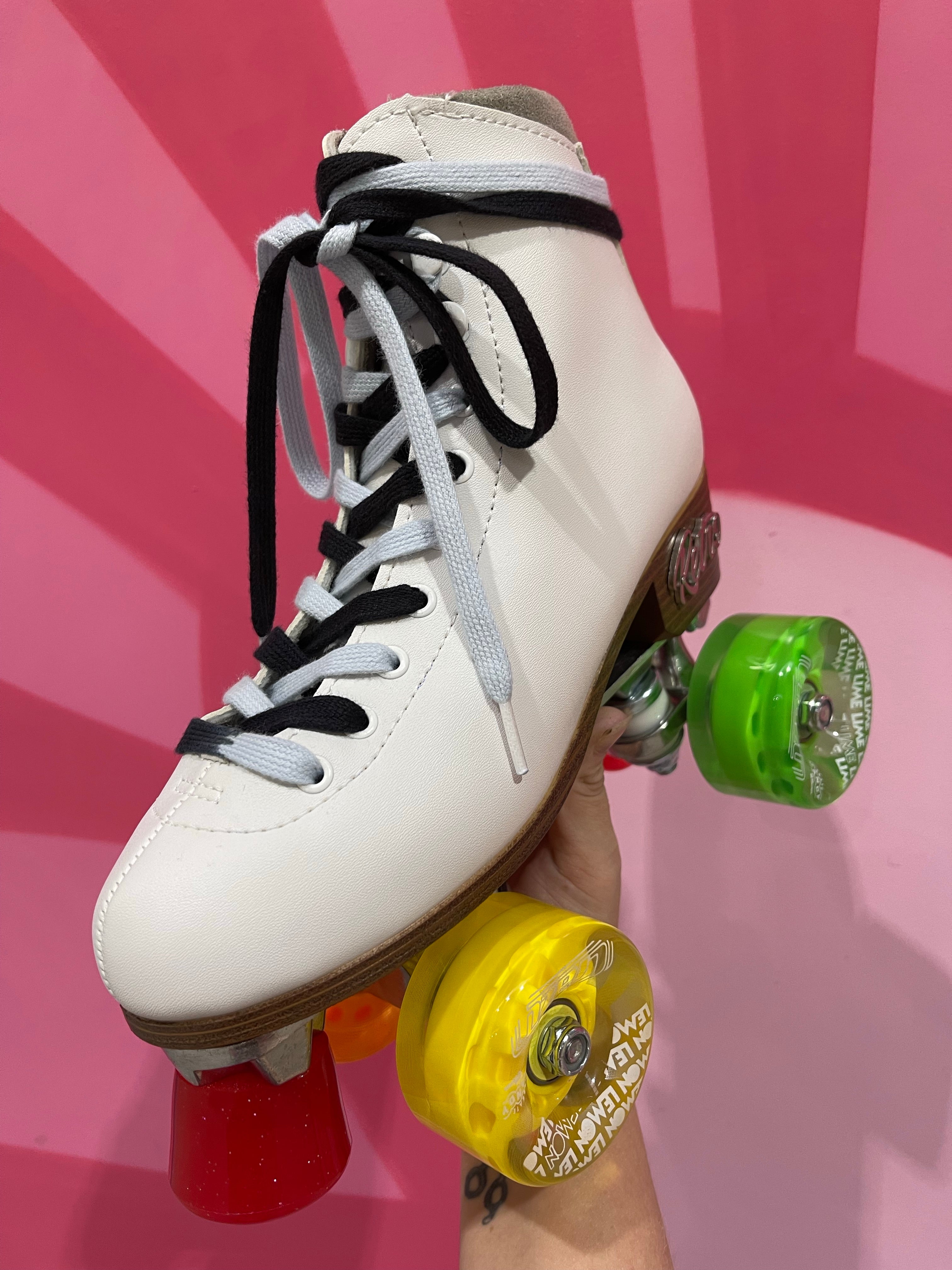 Yin Yang Skateboard Laces - Durable & Stylish Noodles Design for Skateboards - Perfect for Street Skating & Customizing Your Board