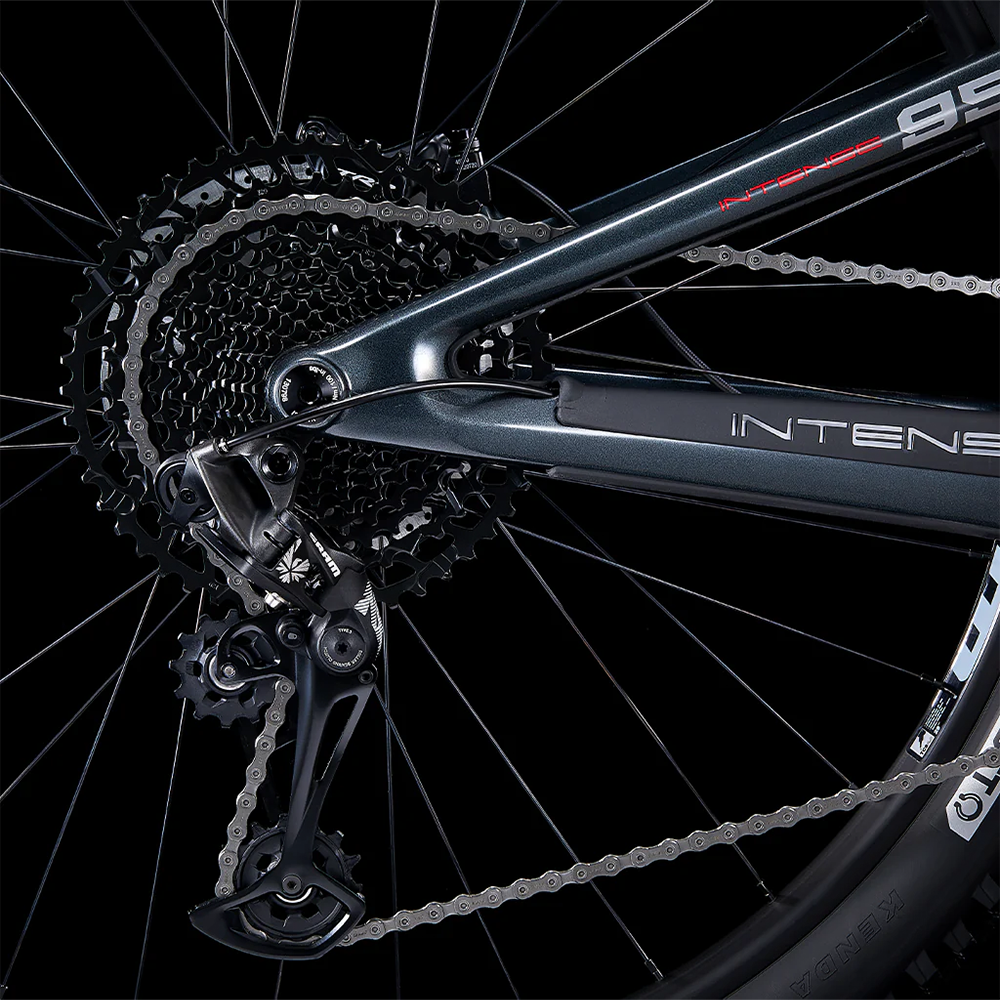 Intense 951 Series Trail Carbon Bike - Ex Demo Mountain Bike for Off-Road Cycling & Trail Riding | Lightweight Carbon Frame for Professional Performance