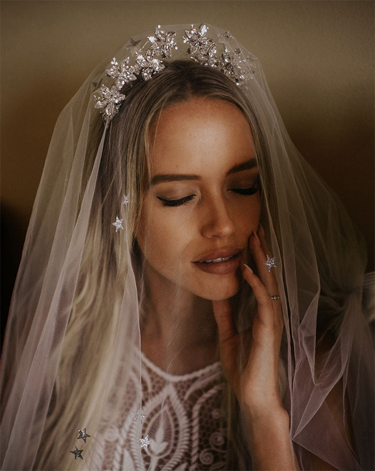 Kezani Star Crystal Crown Bridal Headpiece – Elegant Wedding Hair Accessory for Brides, Prom, and Special Occasions
