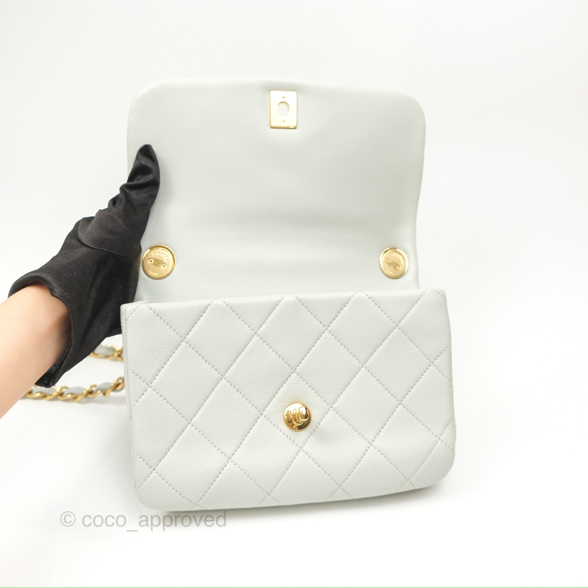 Chanel Classic Flap Bag with Chain Handle in Light Grey Calfskin & Aged Gold Hardware - Perfect for Evening Events, Date Nights & Luxury Fashion Accessories