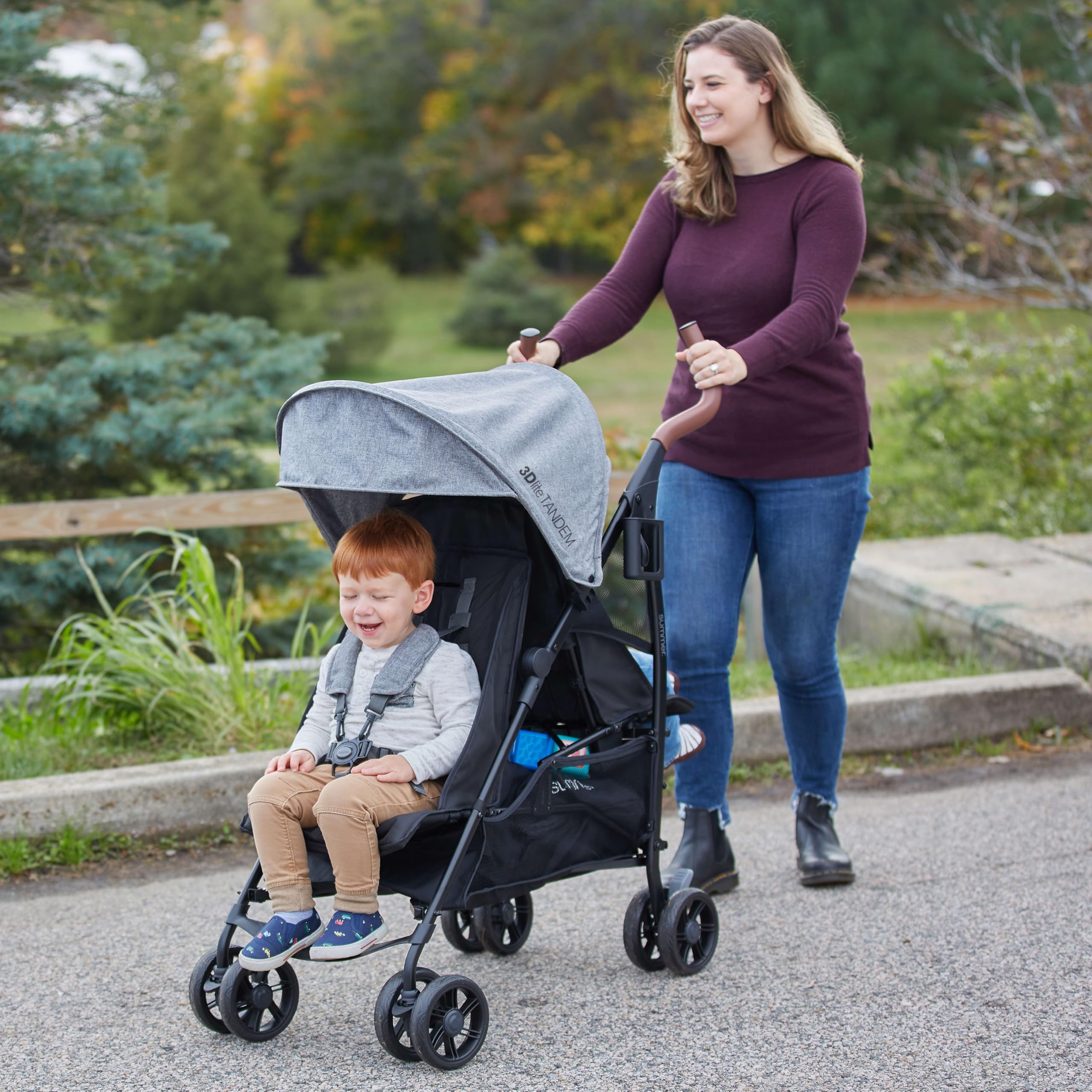 Summer Infant 3Dlite Tandem Folding Lightweight Double Stroller - Back to Back Design with 5-Point Safety Harness for Infants & Toddlers - Compact Travel Stroller for Twins - Perfect for Shopping, Travel & Outdoor Walks - Black