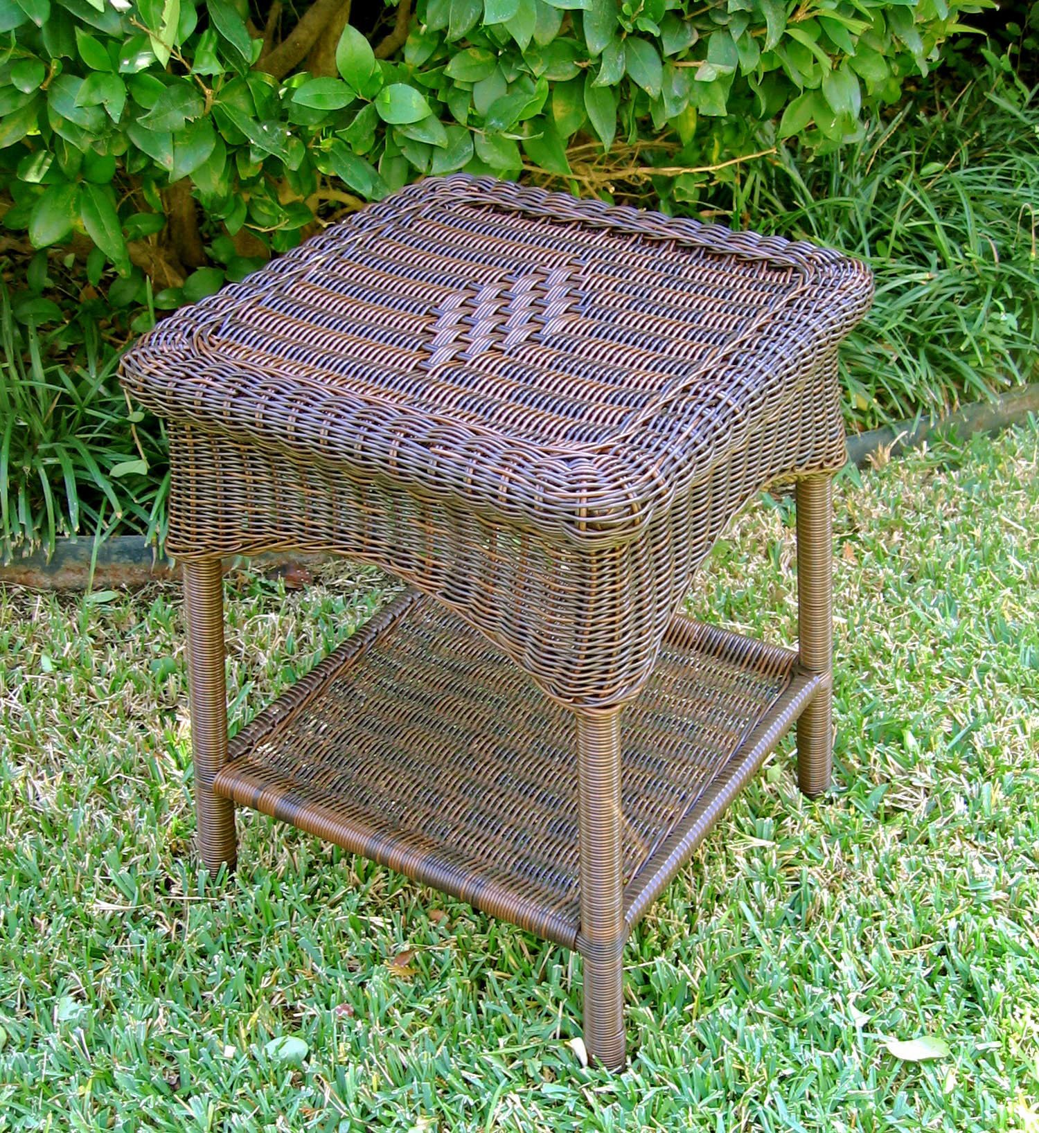 White PVC Resin and Steel Outdoor Side Table by International Caravan - Durable Patio Furniture for Garden, Poolside, or Balcony Decor