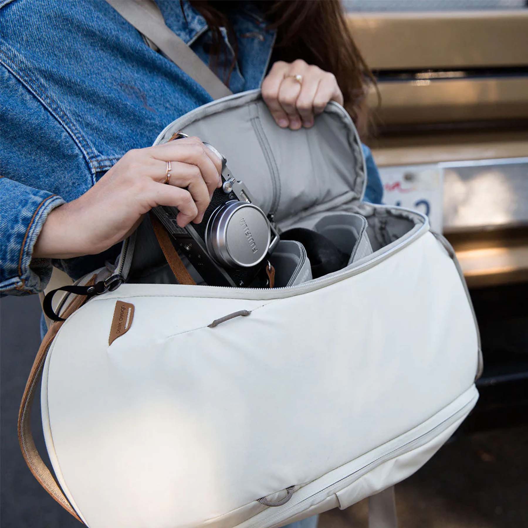 Peak Design Everyday Backpack 15L - Waterproof Camera Backpack with Zip Closure for Photographers & Travel - Perfect for Hiking, Commuting & Urban Exploration