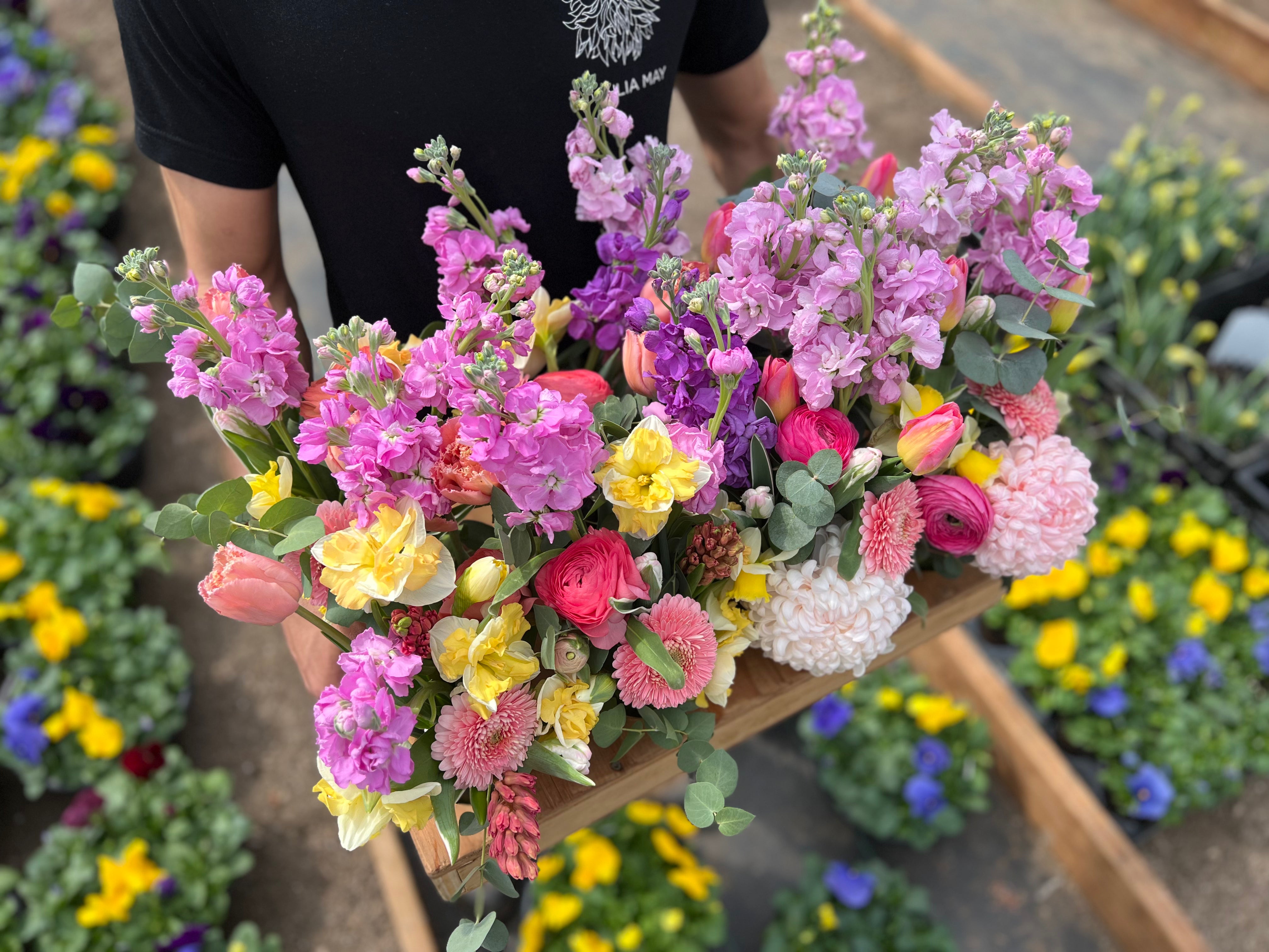 Beautiful Mason Jar Arrangements for Weddings, DIY Home Decor & Rustic Centerpieces – Handmade Floral Arrangements in Glass Jars