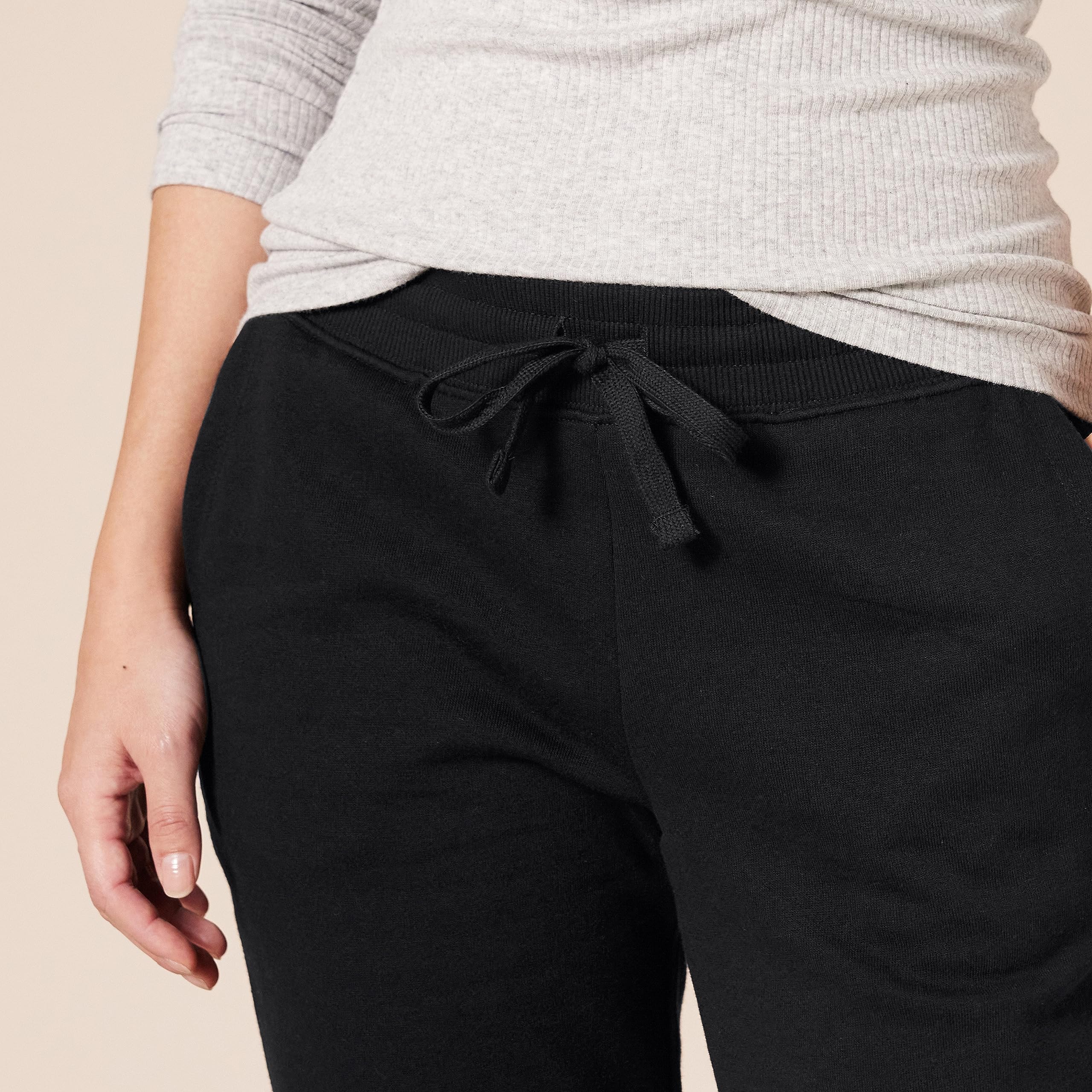 Amazon Essentials Women's Fleece Straight Leg Sweatpants - Plus Size Available | Comfortable Lounge Pants for Home, Yoga & Casual Wear