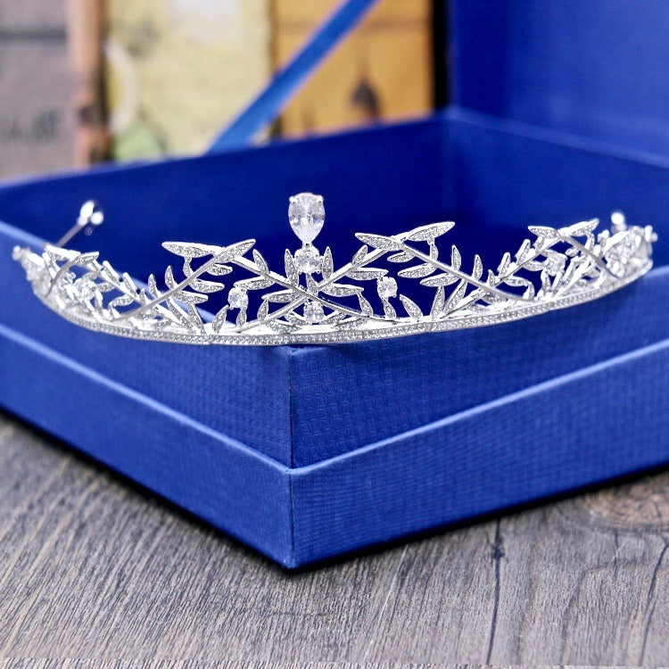 Julia Silver Cubic Zirconia Bridal Tiara - Elegant Wedding Crown for Bride, Bridesmaids & Prom | Perfect for Weddings, Pageants & Special Occasions