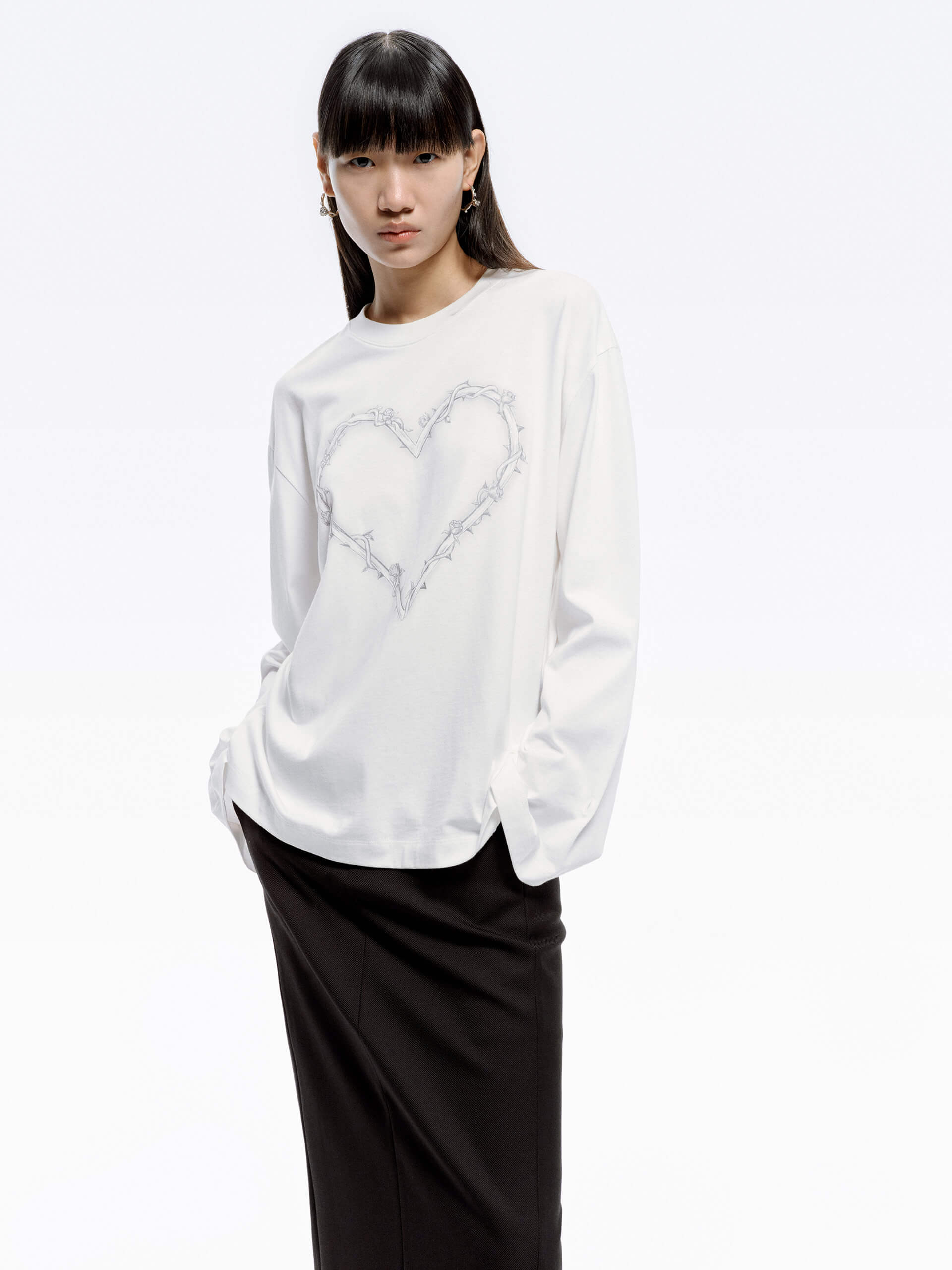 Heart Print Loose Fit T-Shirt for Women - Casual Comfortable Tee for Everyday Wear, Outings, and Layering