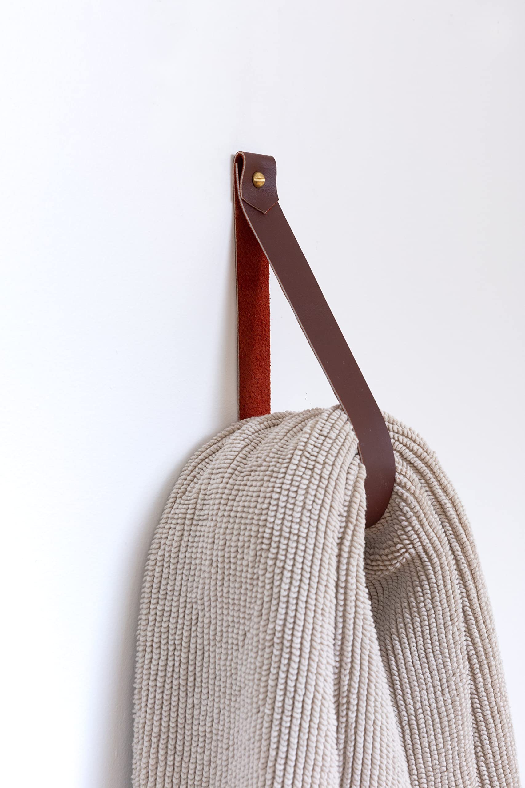KEYAIIRA - Large Leather Wall Hook, Minimalist Wall Hanging Strap for Towels, Scarves & Coats - Decorative Storage Hanger for Bathroom, Bedroom & Entryway Organization
