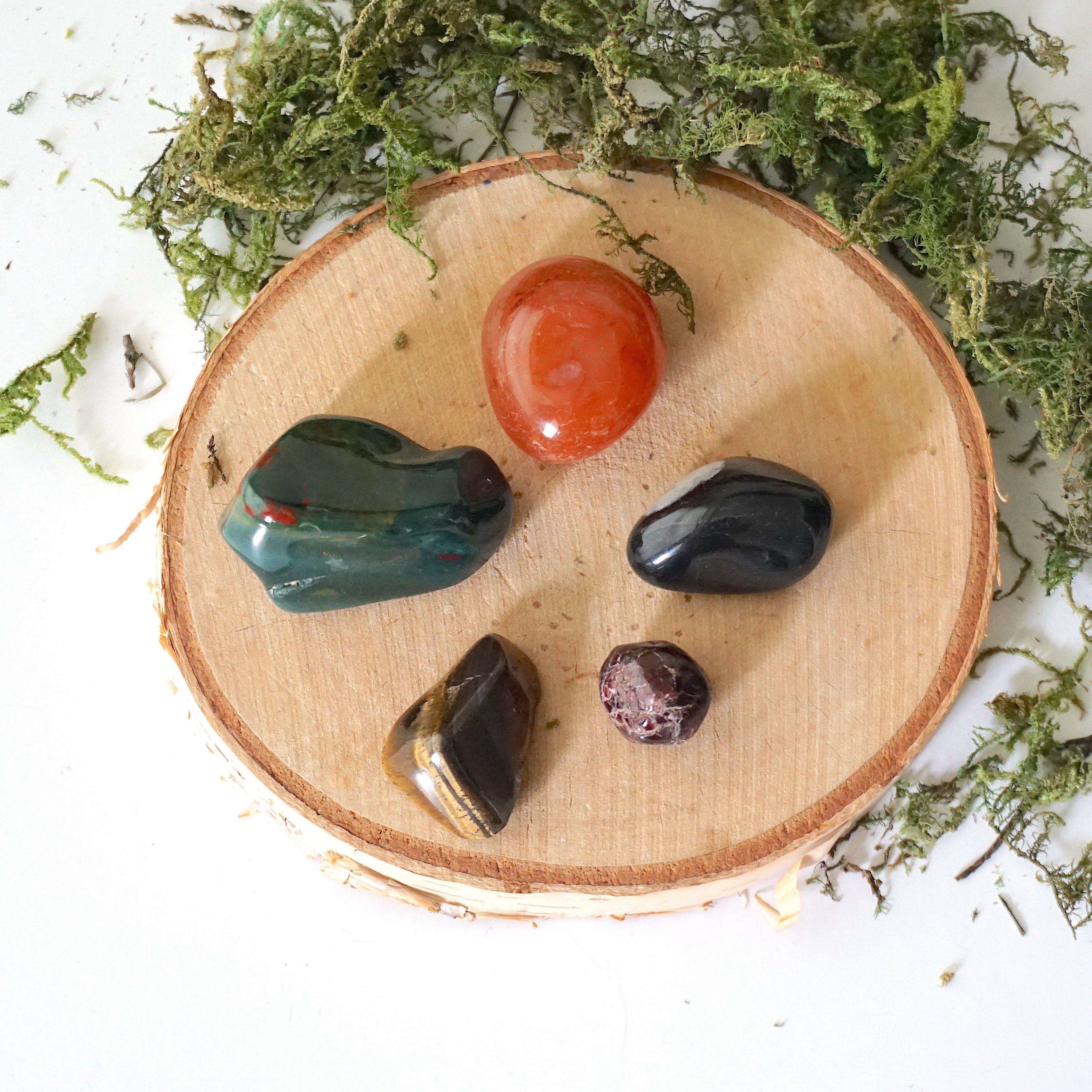Natural Grounding Crystals Healing Stones Set - Chakra Balancing Energy Stones Kit for Meditation, Yoga & Spiritual Healing | Includes Storage Pouch