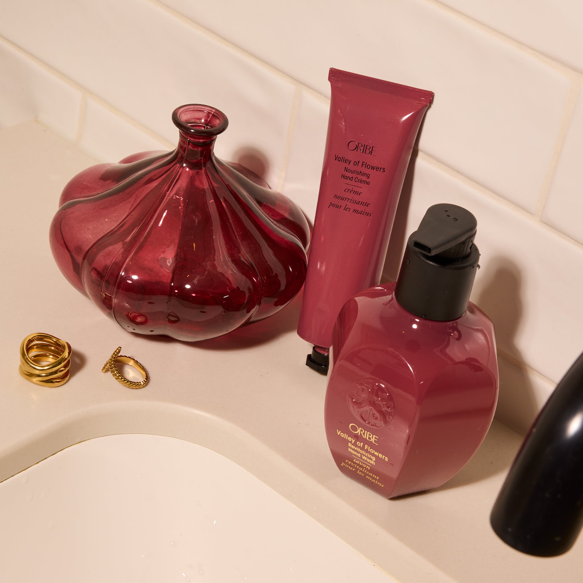 Valley of Flowers Revitalizing Hand Wash - Natural Moisturizing & Antibacterial - Perfect for Kitchen, Bathroom & Office Use