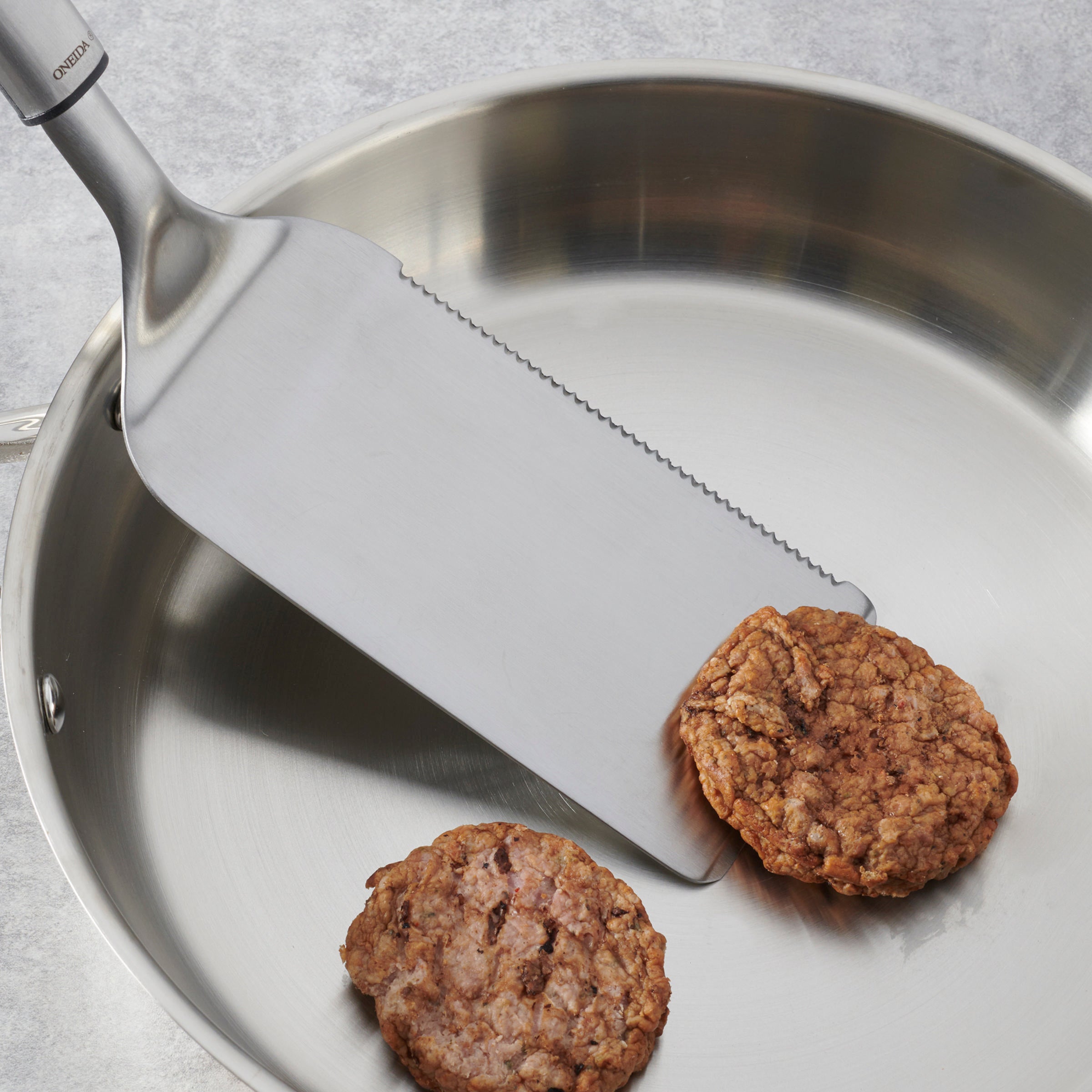 Premium Stainless Steel Griddle Turner - Heavy Duty Spatula for BBQ, Grilling & Flipping Burgers, Pancakes, Eggs - Perfect for Outdoor Cooking & Kitchen Use