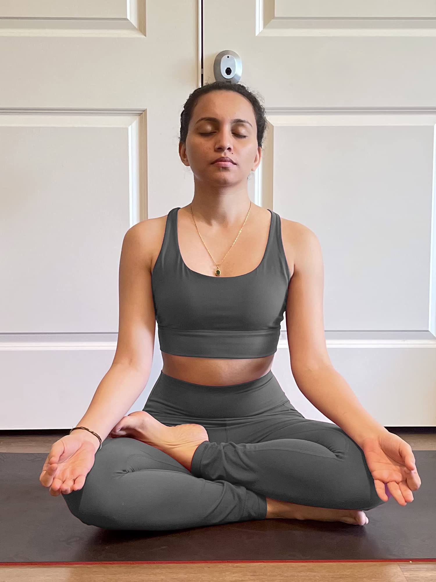 Stelle Women's Strappy Sports Bra - Full Coverage Criss Cross Back Yoga Bra with Padded Support for Workout & Gym - Perfect for Yoga, Running, HIIT and Fitness Training
