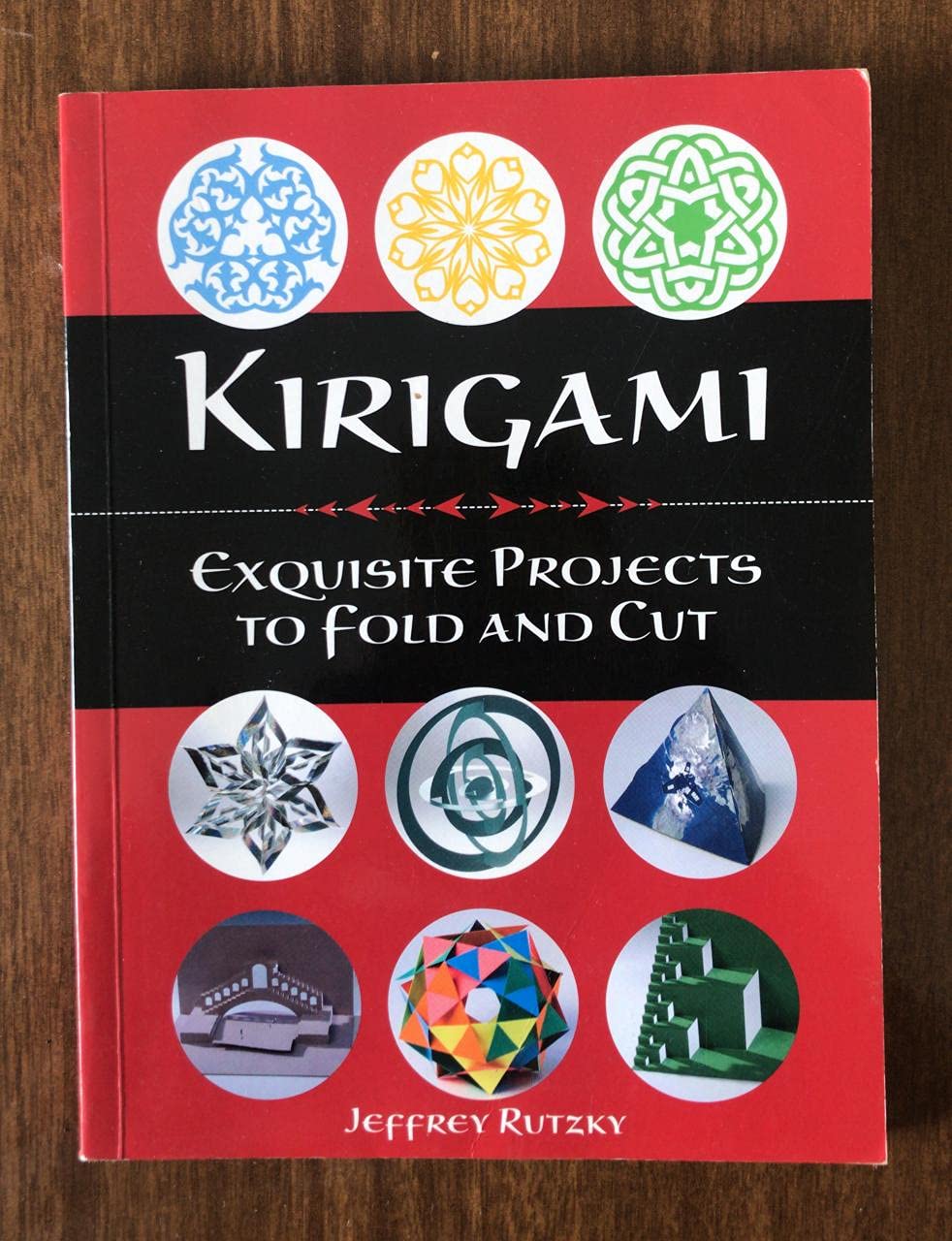 Kirigami Art: Exquisite Japanese Paper Folding and Cutting Projects for Home Decor, Greeting Cards & DIY Crafts