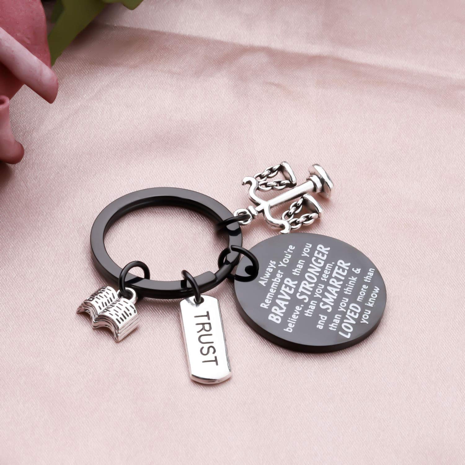 FUSTMW Lawyer Gifts - Elegant Justice Scale Lawyer Keychain Jewelry for Attorneys | Perfect Graduation, Appreciation & Office Decor Gift for Legal Professionals