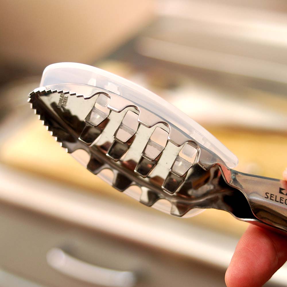 Premium Stainless Steel Fish Scaler - Professional Kitchen Tool for Efficient Fish Descaling - Perfect for Home Chefs, Fishermen & Seafood Lovers (Great for Cleaning Salmon, Tilapia & More)