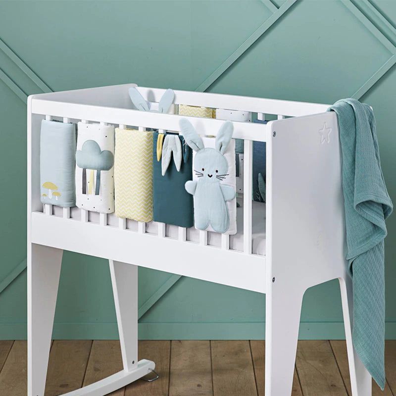 Soft and Safe Baby Cot Bumper with Cute Llama Design - Breathable Mesh for Nursery Crib - Perfect for Newborns and Toddlers (Pink, Blue, Gray) - Ideal for Nursery Decor and Safe Sleep Environment