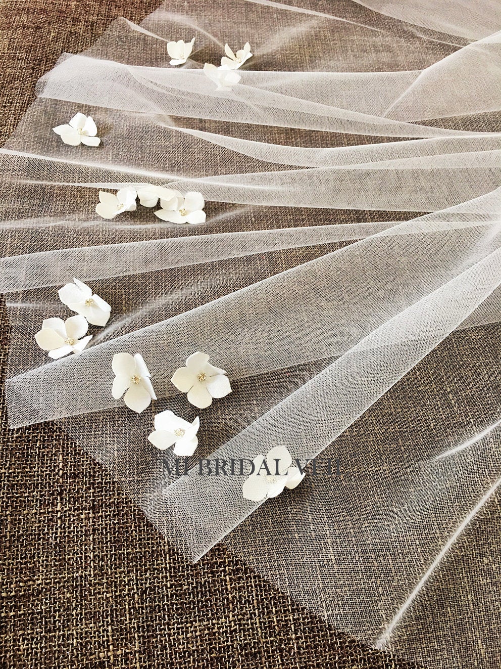 Boho Fingertip Wedding Veil with Satin Flower & Rhinestone Accents – Soft Bridal Veil for Boho, Vintage or Romantic Weddings – Perfect for Outdoor, Beach or Garden Ceremonies