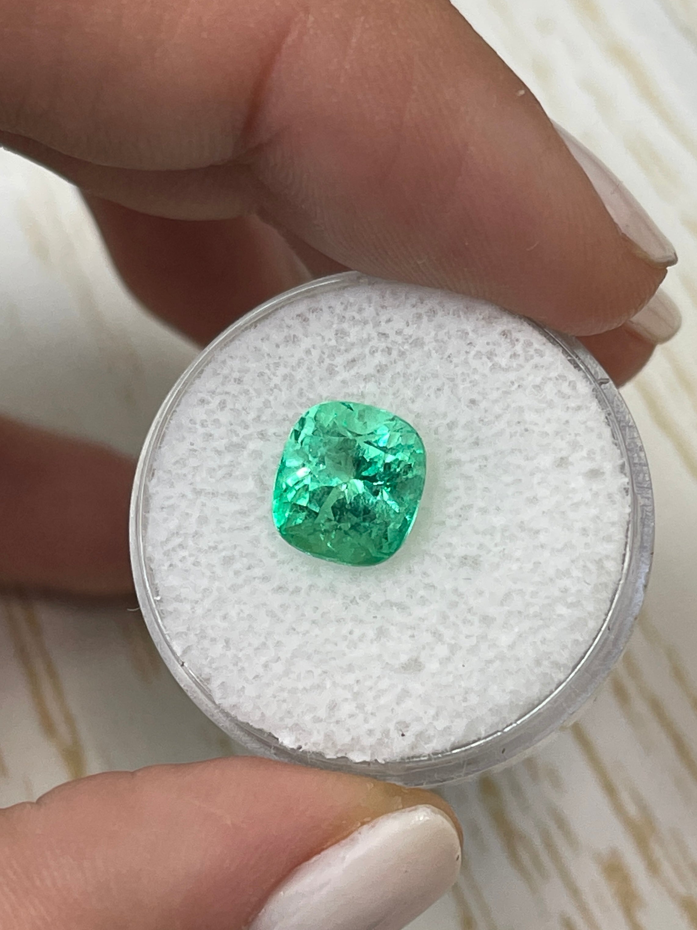 3.25 Carat Natural Colombian Loose Emerald - Cushion Cut, Lustrous Yellowish Green Gemstone for Jewelry Making & Engagement Rings