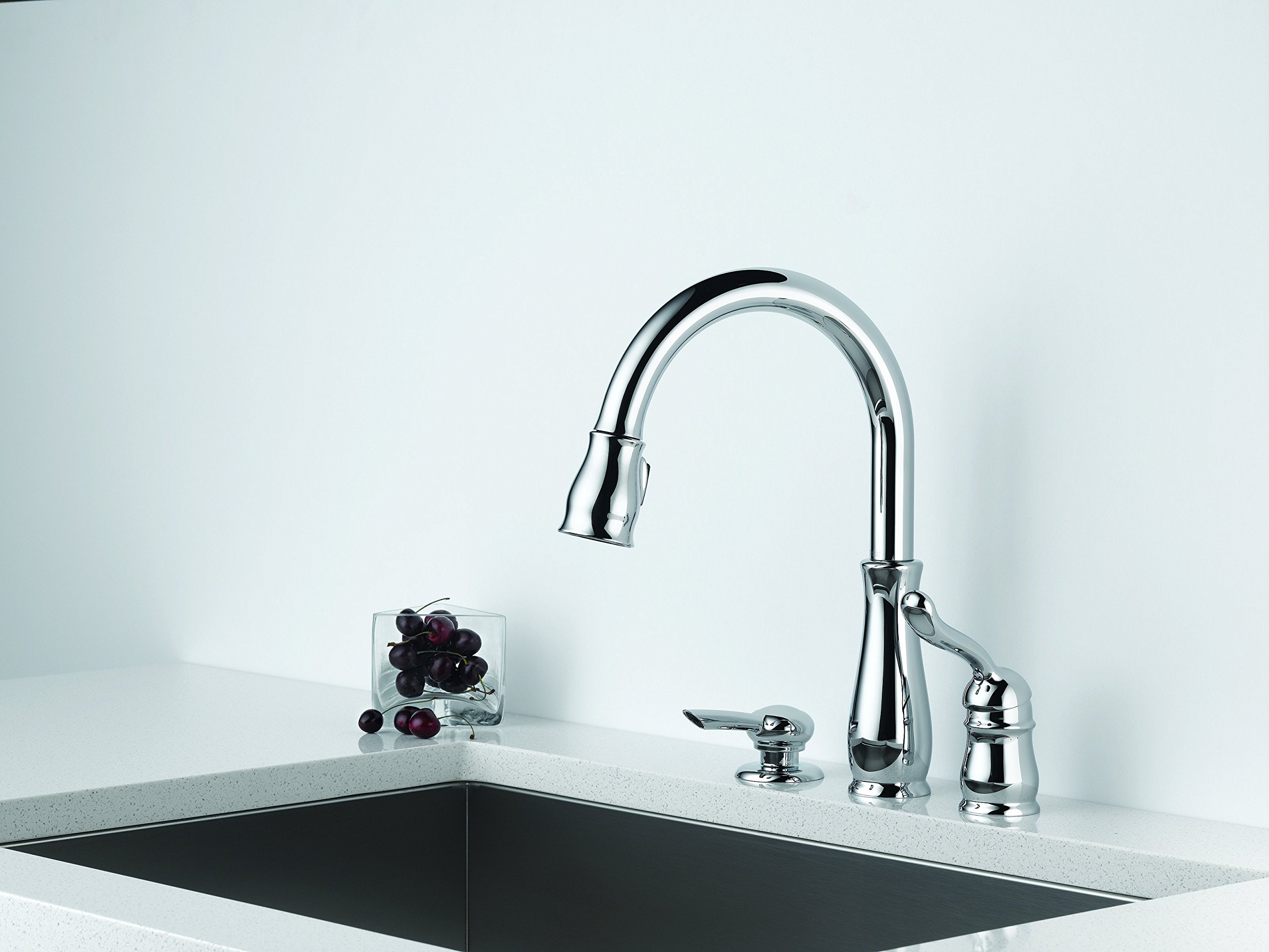 Delta Faucet Leland Pull Down Kitchen Faucet in Chrome - Single Handle High Arc Kitchen Sink Faucet with Soap Dispenser and Pull Down Sprayer - Perfect for Modern Kitchens, Food Prep, and Dish Washing