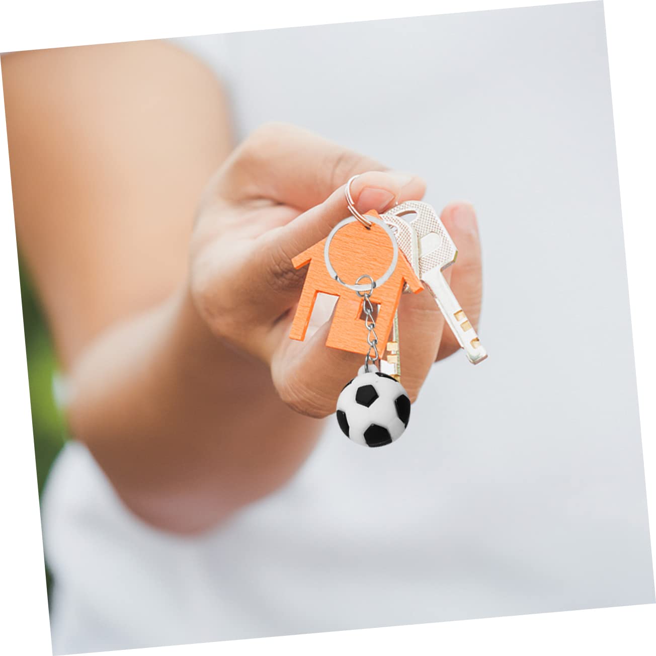 Balacoo 4-Pack Mini Soccer Ball Keychains - Football Design Key Rings with Pendant for Bags, Backpacks & Gifts (40pcs) - Perfect for Sports Fans, Team Spirit & Decorative Accessories