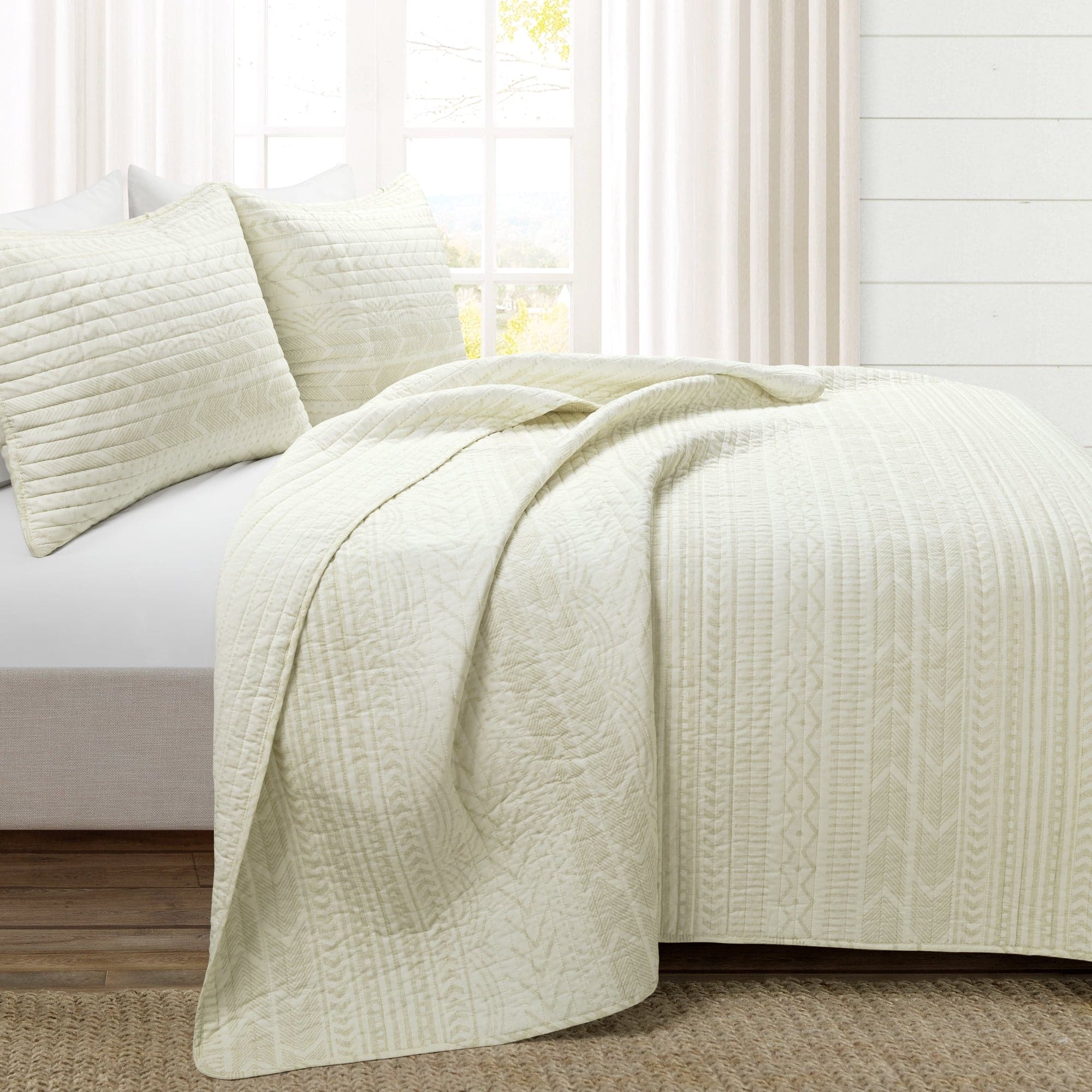 Cozy Hygge Geo Quilt 3-Piece Bedding Set - Soft Geometric Pattern Comforter with Matching Pillow Shams - Perfect for Bedroom, Guest Room & Dorm Decor