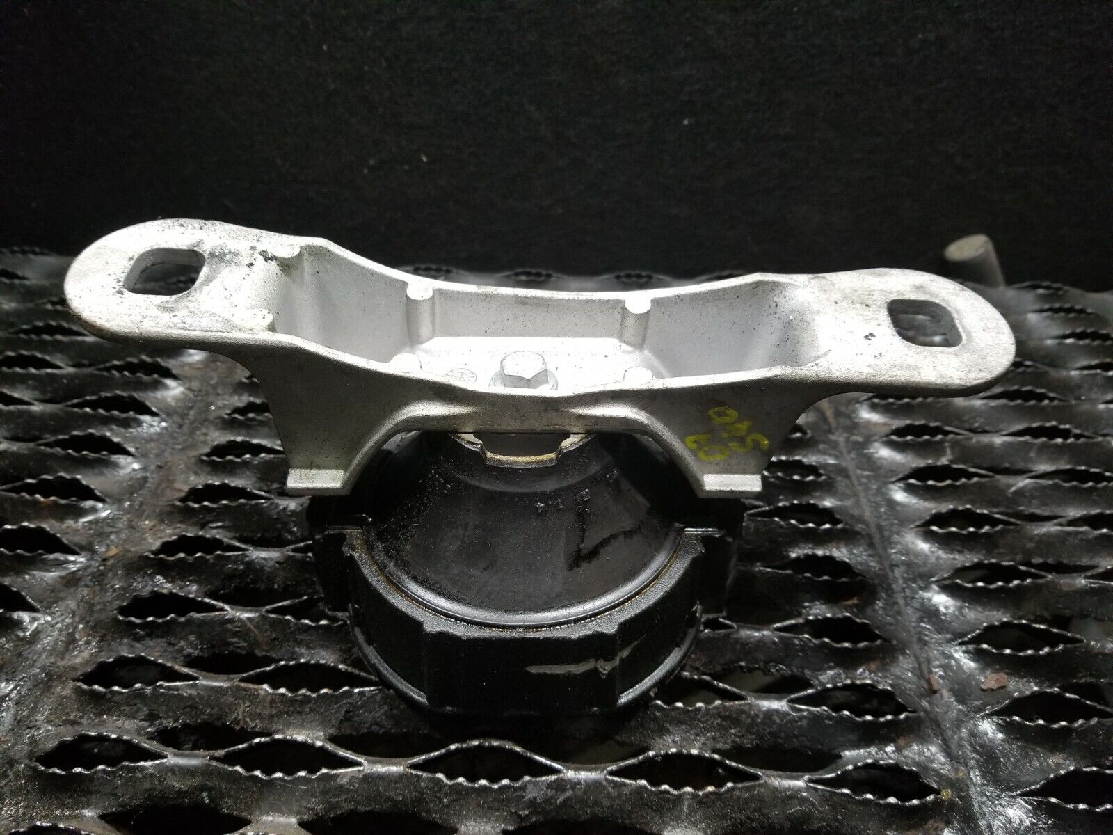 05 06 07 Volvo S40 2.4L Engine Mount Replacement - OEM Quality - Compatible with Volvo S40 2.4L Models - Perfect for Smooth Ride & Vibration Reduction