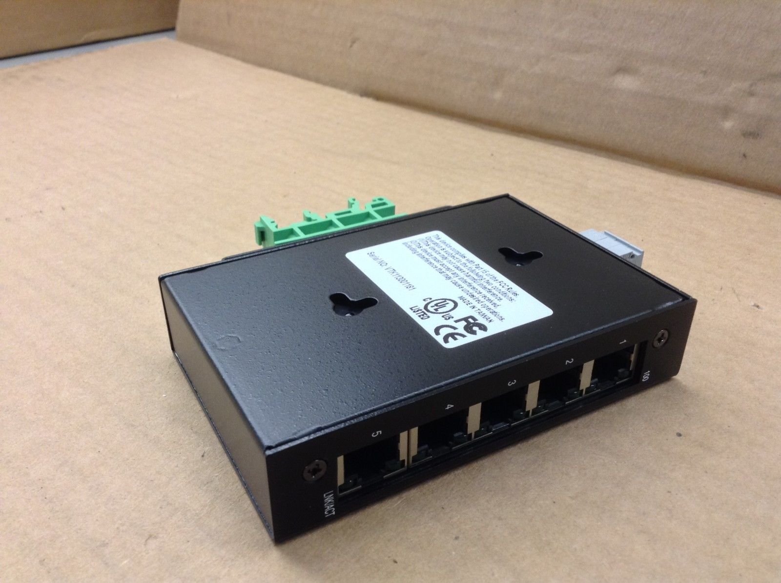 WAGO 852-111 Industrial Ethernet Switch - 5 Port Gigabit Network Switch for Automation & Control Systems | Perfect for Factory Automation, PLC Networks & Industrial IoT Applications