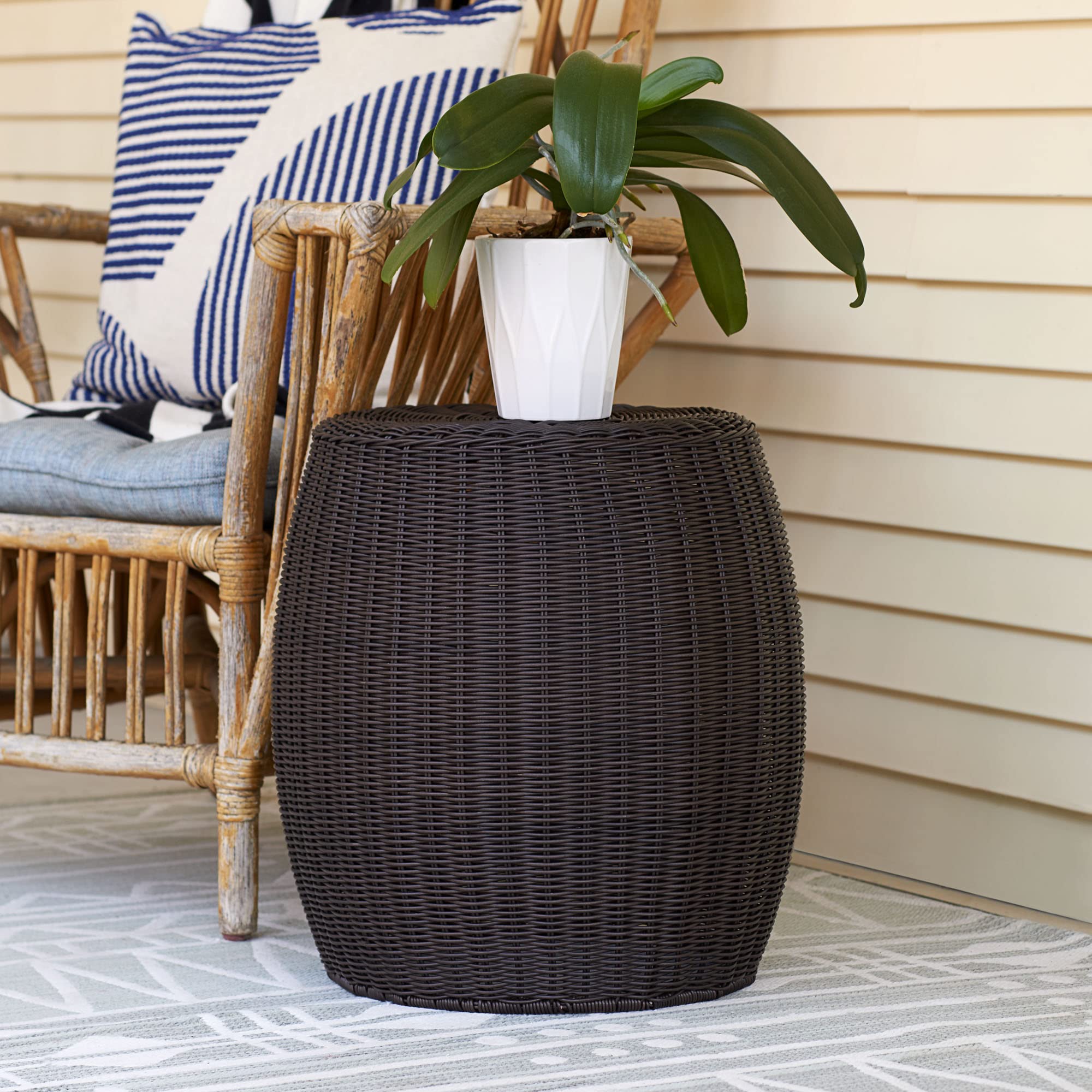 Brown Resin Wicker Side Table - Durable Indoor/Outdoor End Table for Patio, Living Room, or Bedroom | Weather-Resistant Accent Table for Home Decor