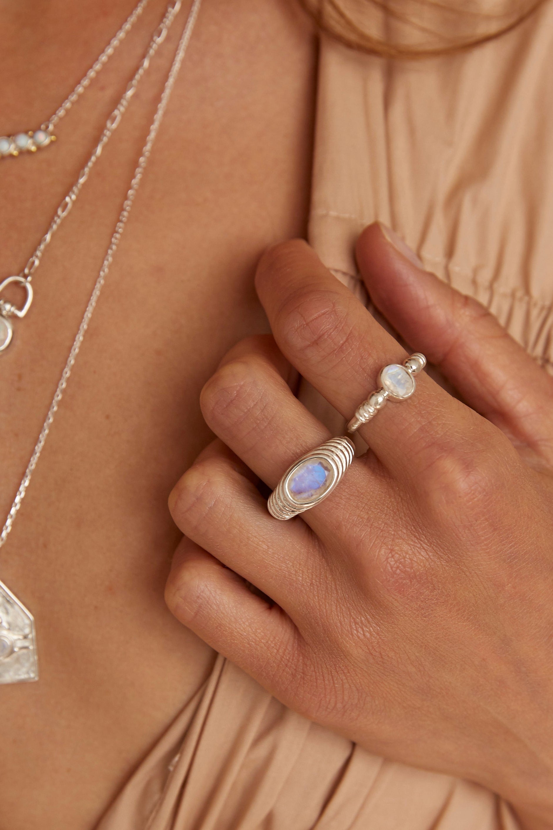 Elegant Iris Moonstone Silver Ring for Women – Perfect for Everyday Wear, Gift Giving & Special Occasions