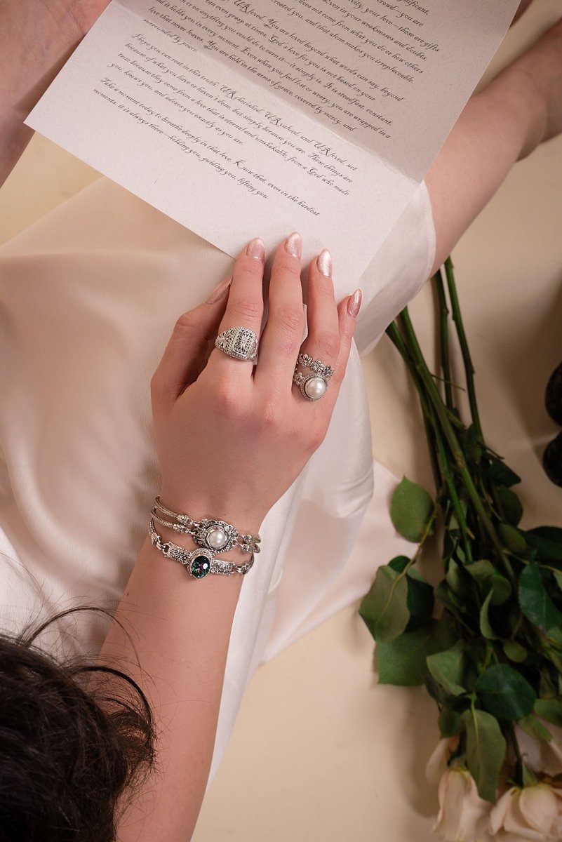 Find Peace Bracelet™ - Elegant White Mabe Pearl Beaded Bracelet for Women | Perfect for Meditation, Yoga & Spiritual Healing | Handmade Boho Jewelry Gift for Her
