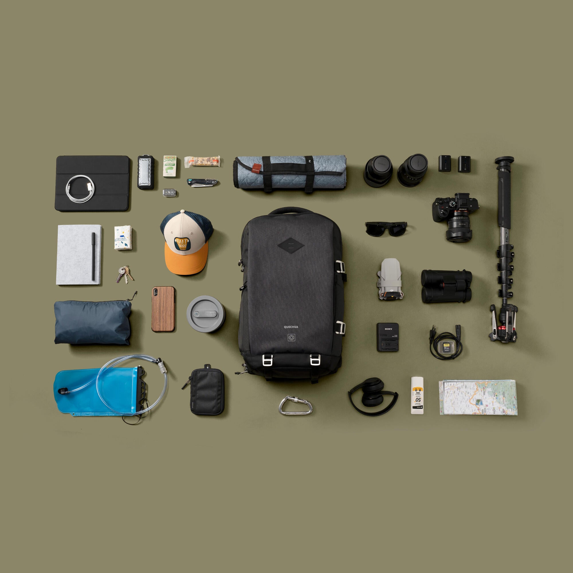 Quechua NH Explorer 900 Focus Camera Backpack - Waterproof DSLR Camera Bag for Travel & Hiking - Perfect for Photographers & Outdoor Adventures