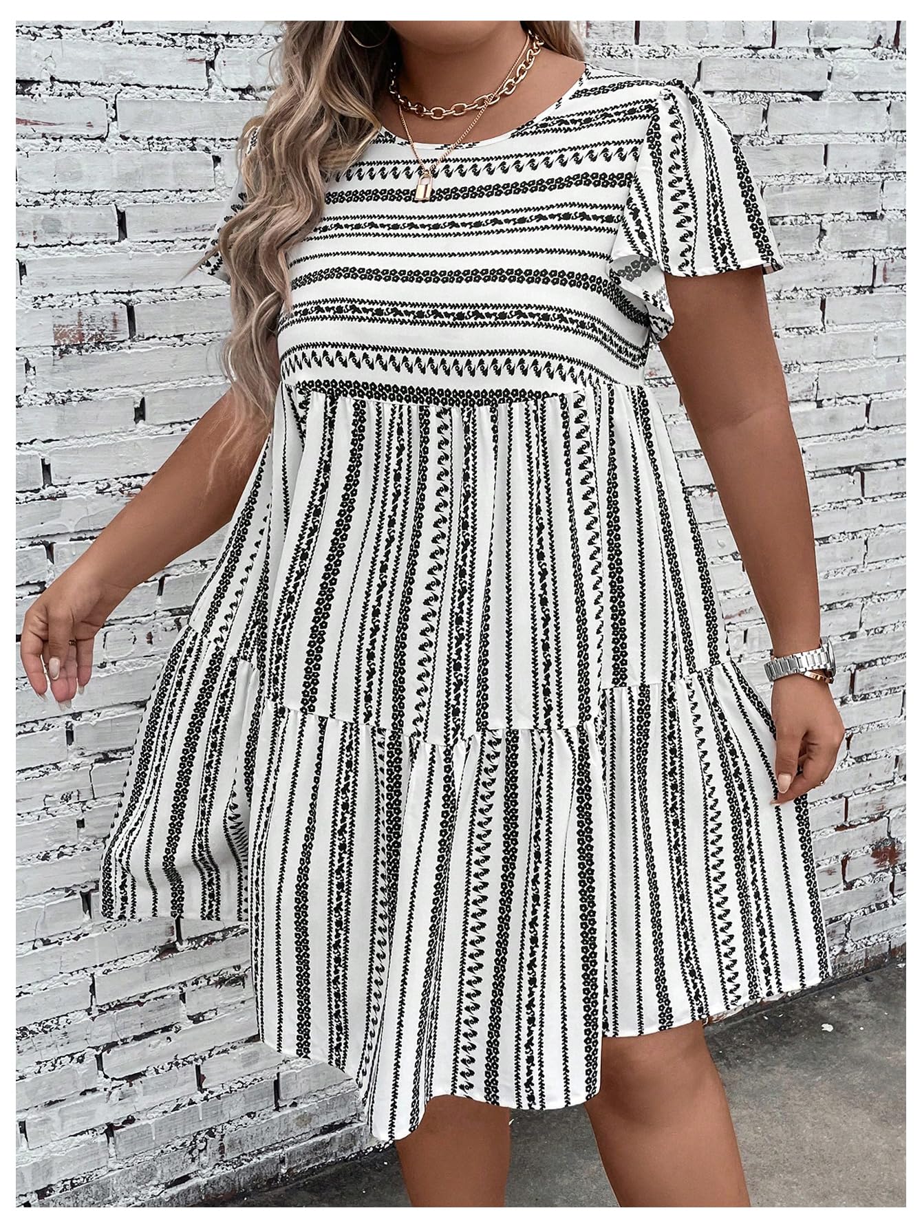 Stylish Plus Size Women's Striped Smock Dress - Short Sleeve Round Neck Button Back Mini Dress for Casual Wear, Summer Outfits & Beach Vacations