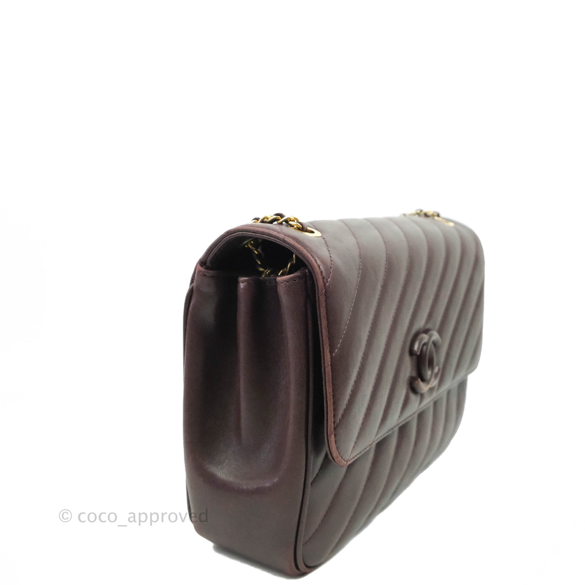 Chanel CC Signature Flap Bag in Diagonal Burgundy Calfskin with Aged Gold Hardware - Luxury Crossbody Purse for Women, Perfect for Date Night & Special Occasions