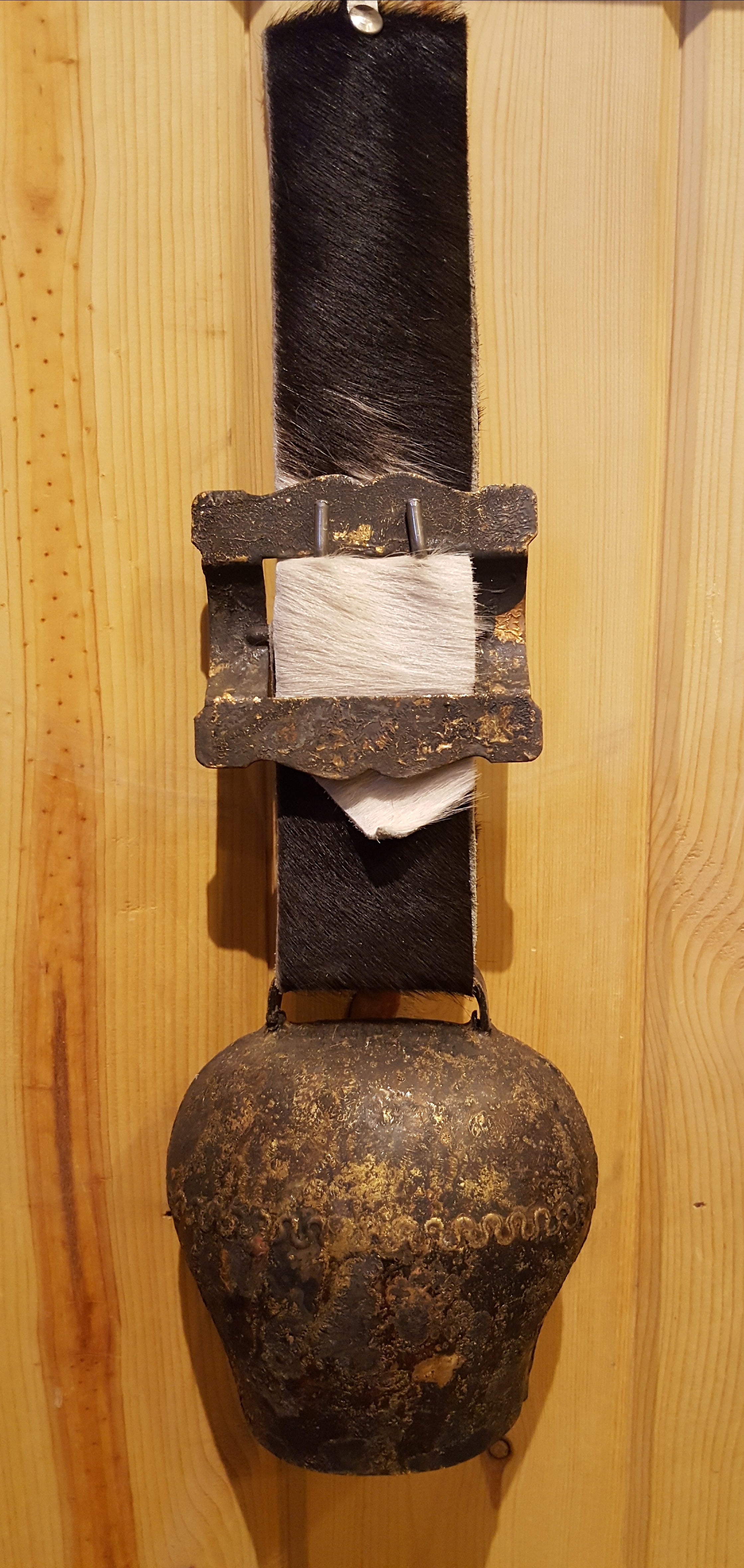 Authentic Swiss Cowbell - Handcrafted Rustic Decor for Farmhouse, Garden & Outdoor Adventures | Perfect for Hiking, Camping & Animal Herding