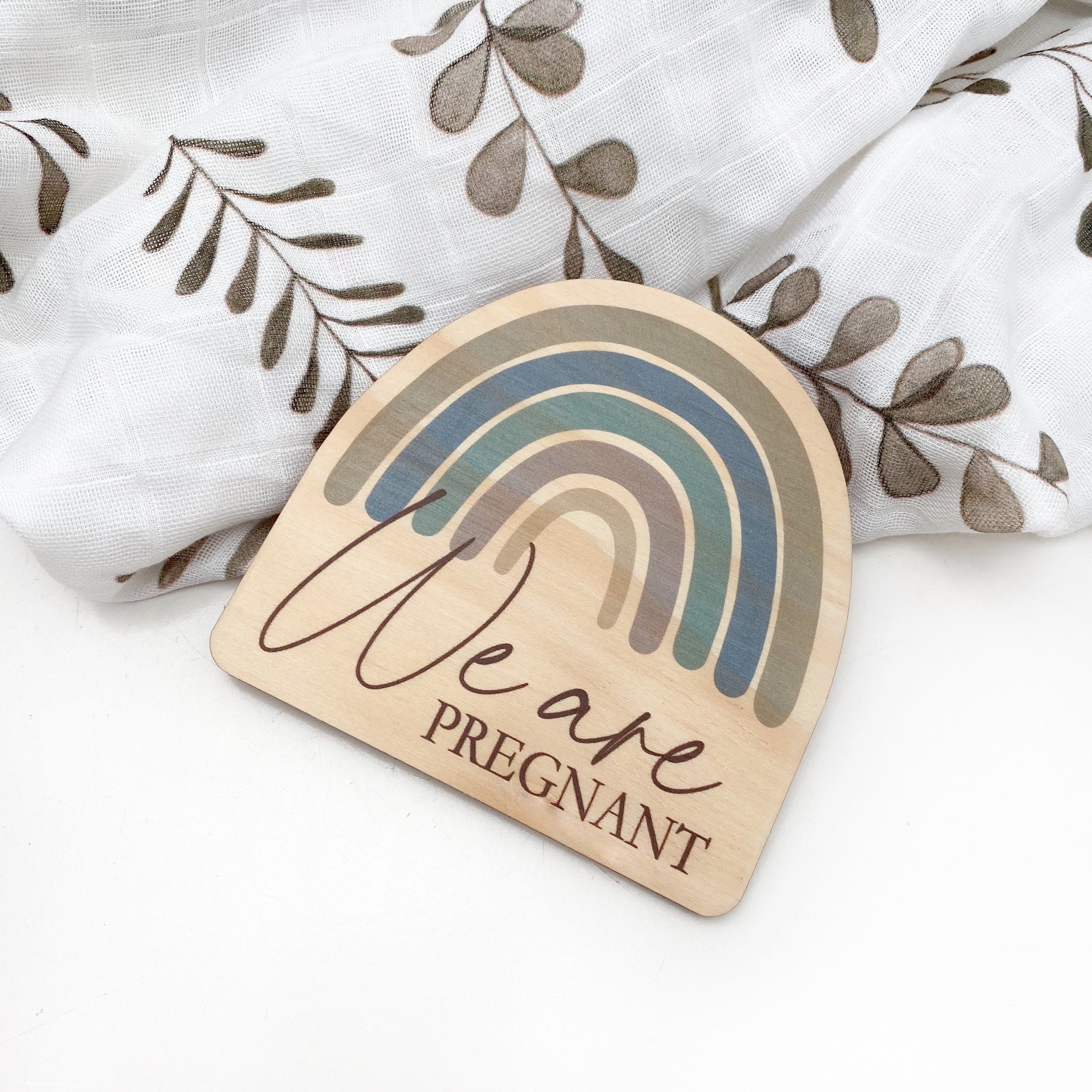 Personalized Timber Baby Announcement Milestone Plaques - Rainbow Series for Newborn Photo Props, Nursery Decor & Gender Reveal Gifts