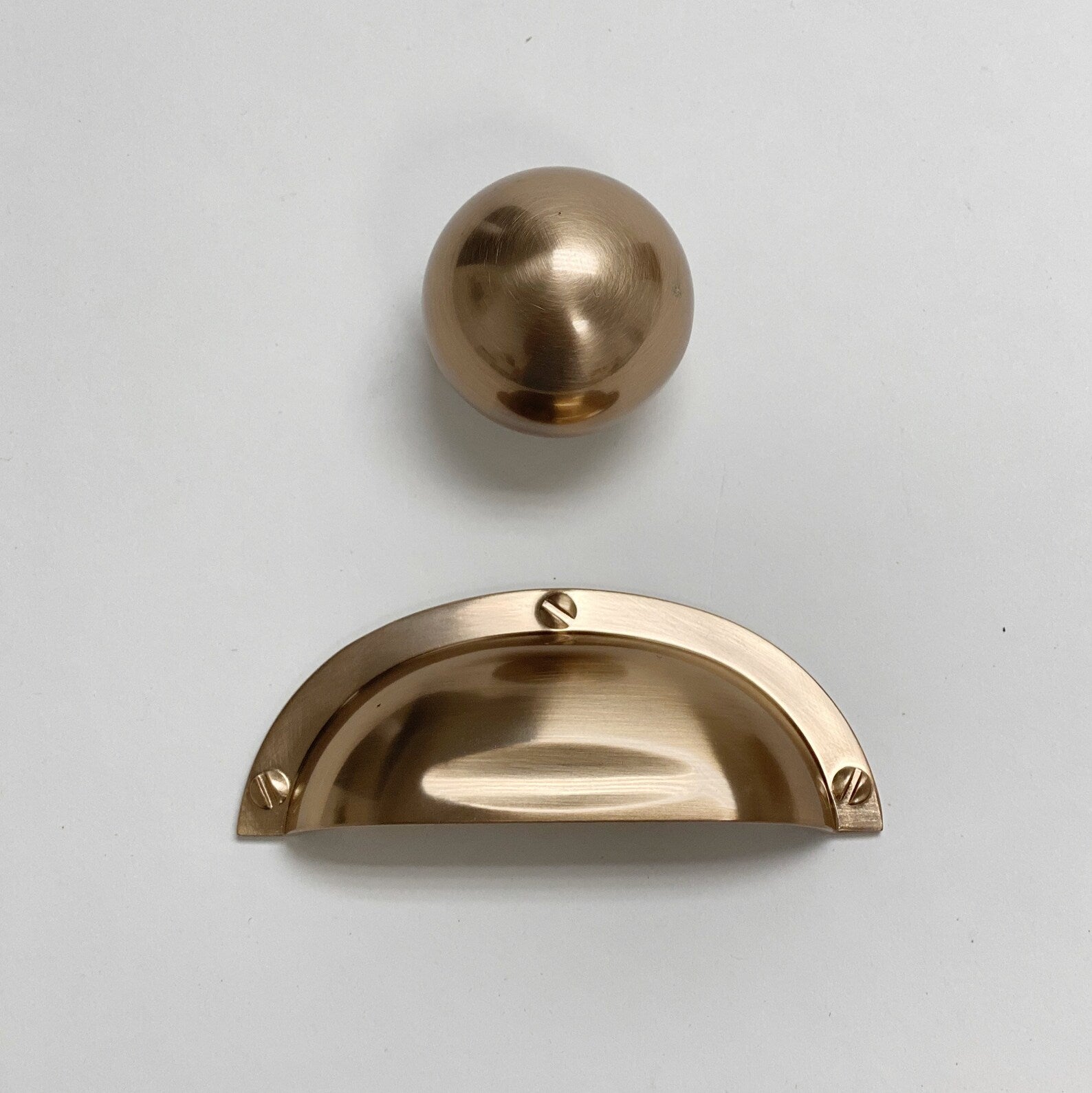 Elegant Champagne Bronze 'Kira' Large Ball Knob and Cup Pull - Premium Cabinet Hardware for Kitchen Cabinets, Dressers & Furniture Drawers