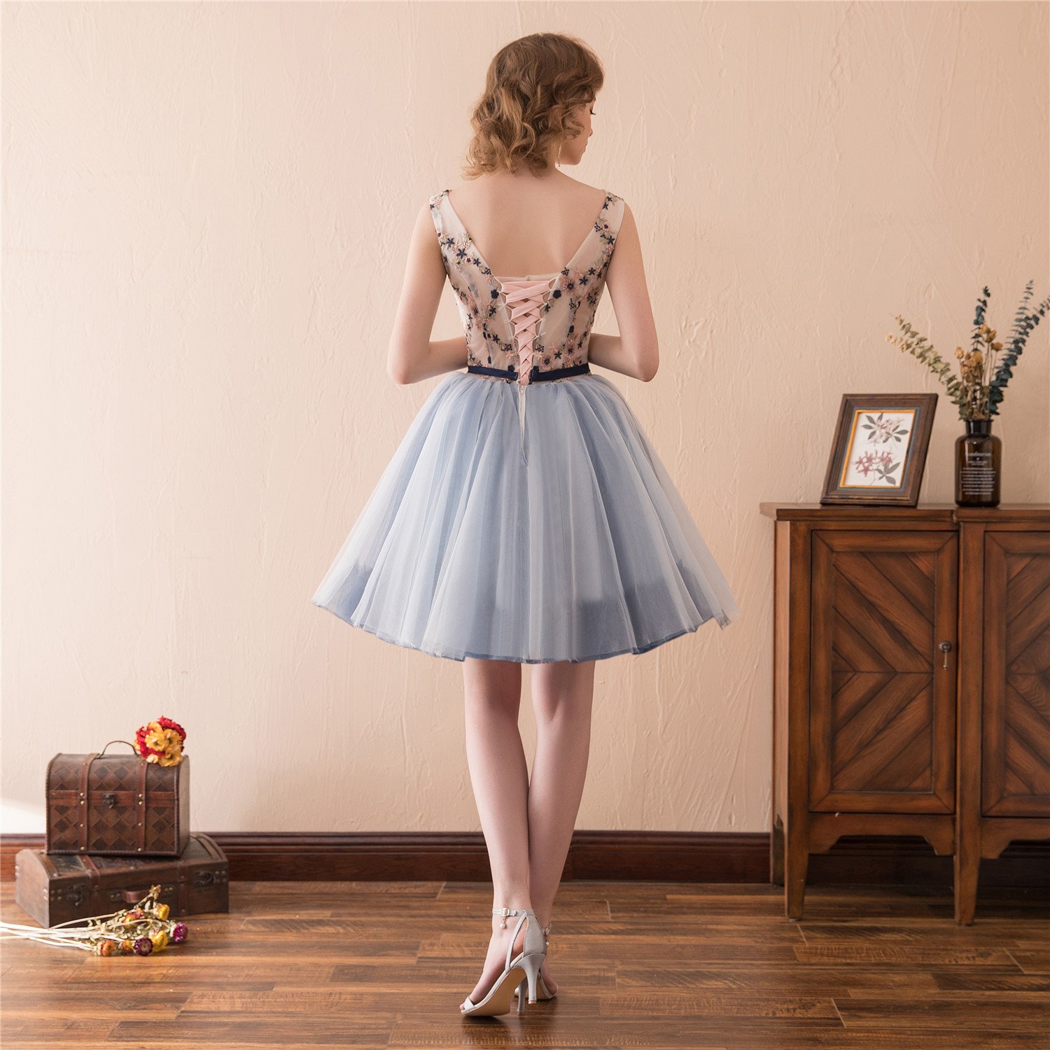 Elegant Women's Scoop Neck Embroidery Beaded Lace-up Tulle Prom Dress for Homecoming, Party, Wedding & Special Occasions