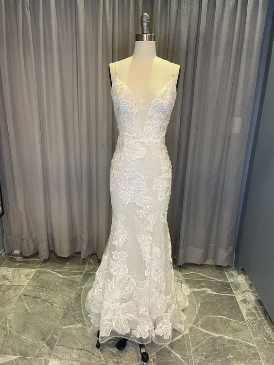 Wtoo Valenta Wedding Gown - Elegant Lace Bridal Dress for Bride - Perfect for Beach, Church & Formal Weddings