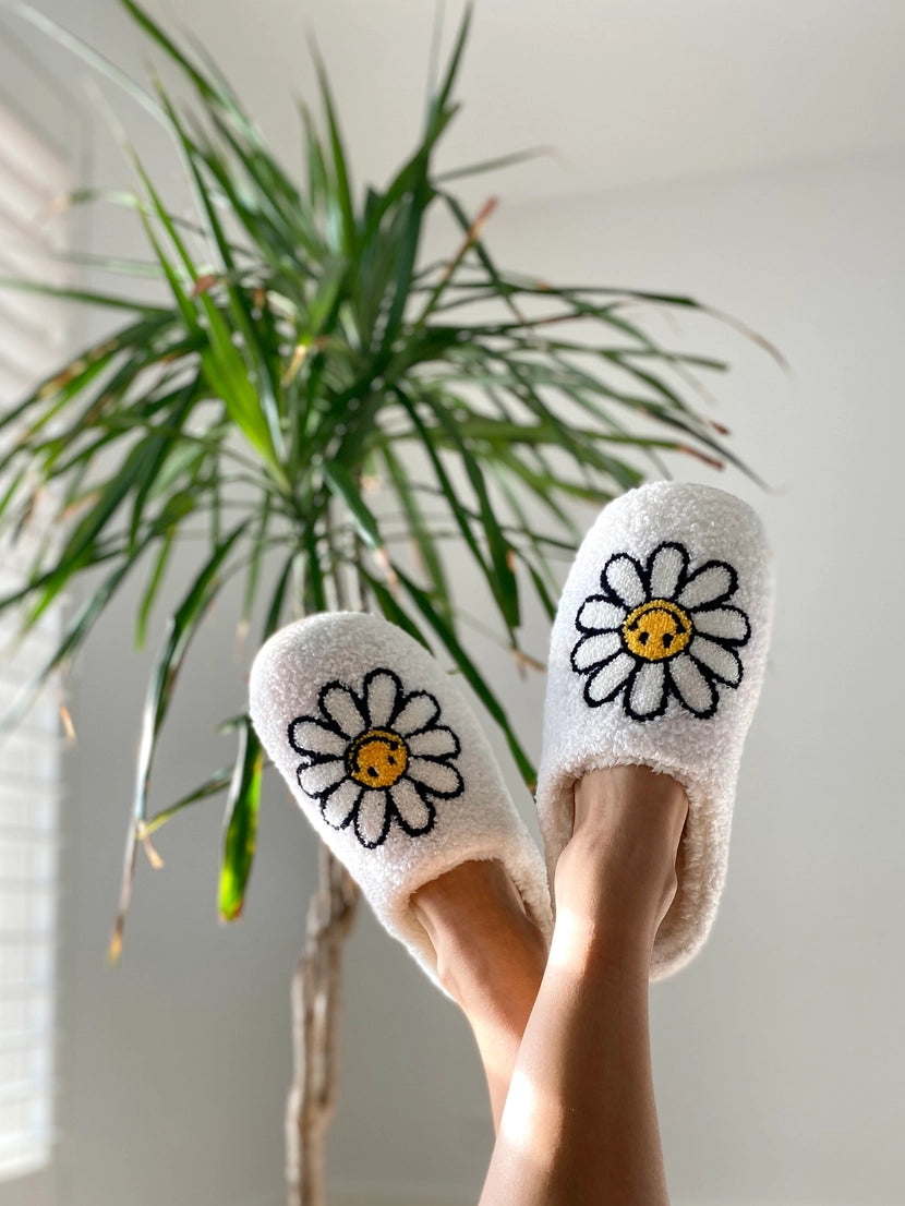 Sunshine Daisy Slippers - Cozy Fuzzy House Shoes with Smiley Flower Design | Indoor/Outdoor Comfort Slippers | Perfect for Cottagecore Aesthetic, Home Wear & Backyard Relaxation