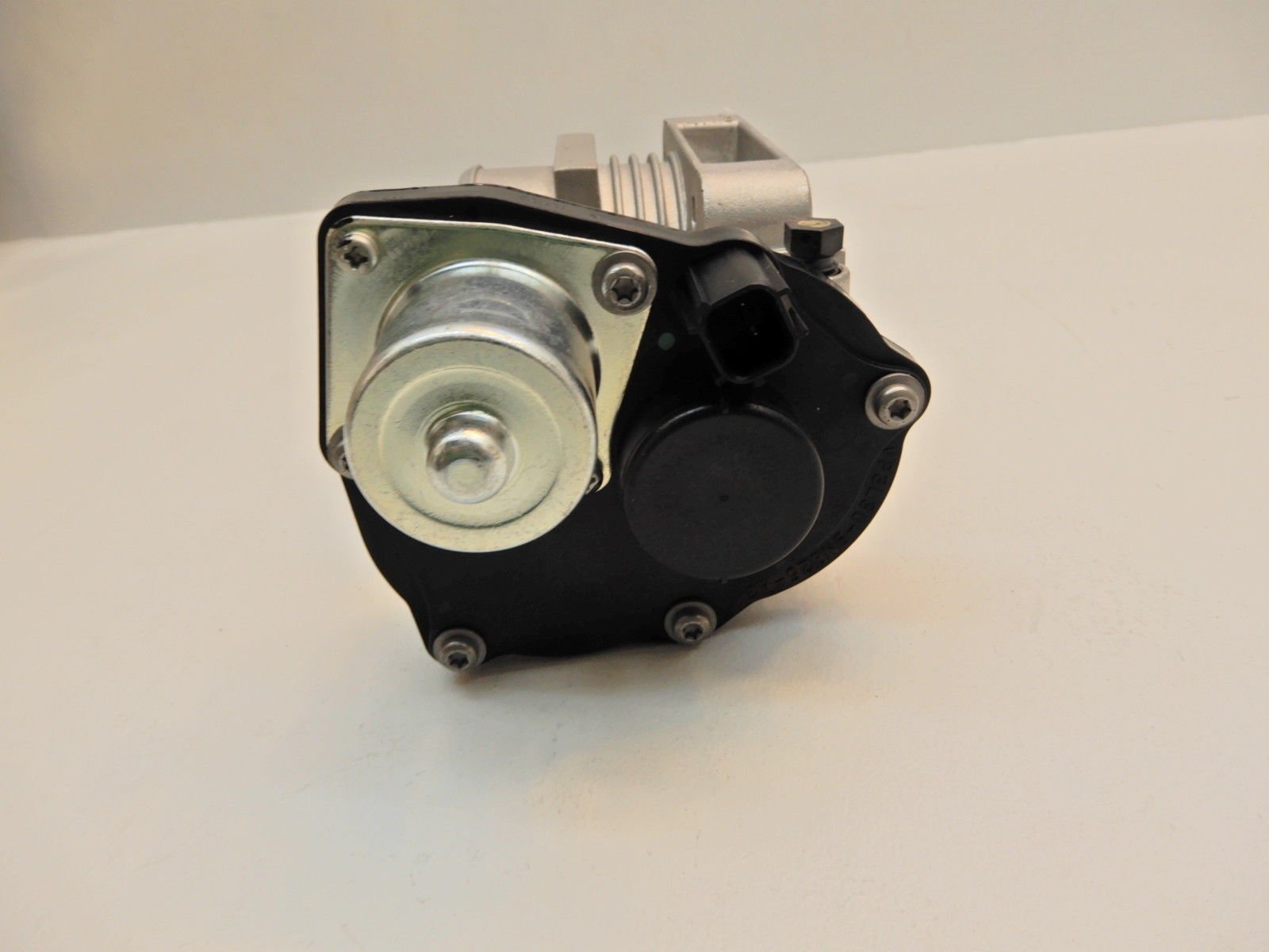 Ford AA5Z-9E926-A Fuel Injection Throttle Body Replacement - Compatible with Select Ford Models - Improve Engine Performance & Fuel Efficiency - Perfect for DIY Auto Repairs & Engine Maintenance