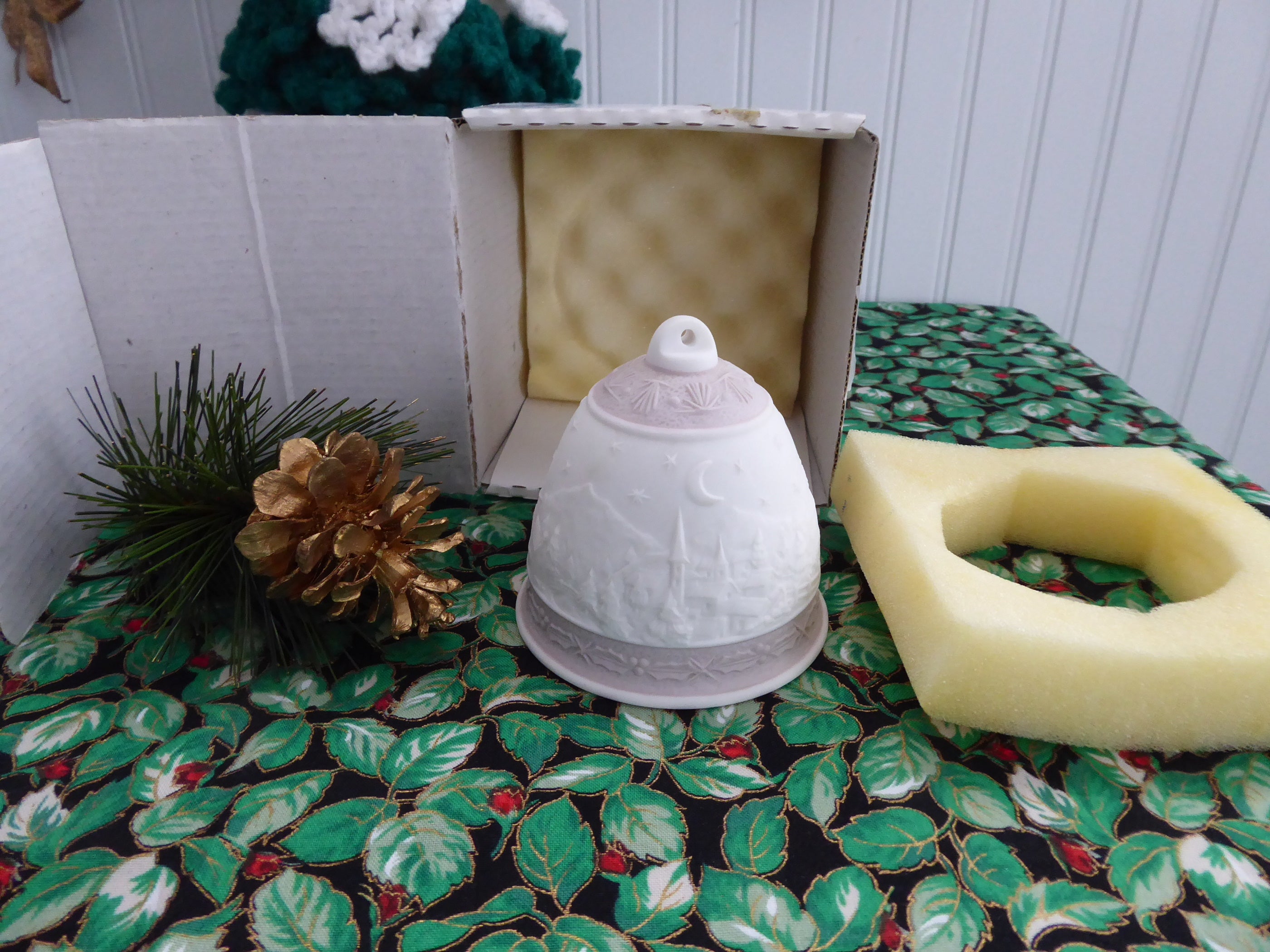 Lladro Christmas Bell 1991 - Nativity Snow Scene with Lavender Christmas Star - Annual Collectible Holiday Ornament in Original Box - Perfect for Christmas Tree Decorations & Holiday Gift Giving