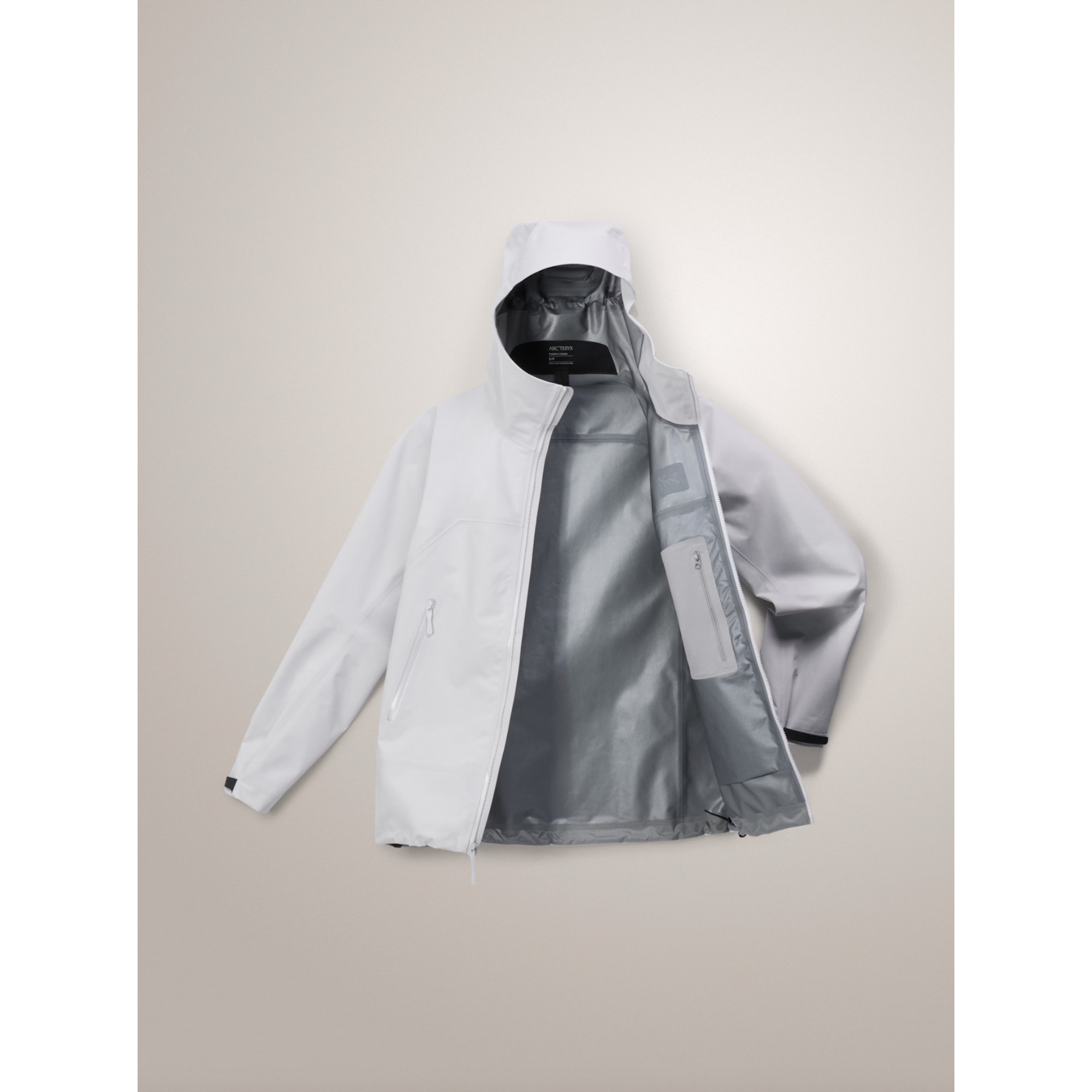Arc'teryx Women's Beta Jacket - Waterproof & Breathable Hardshell Rain Jacket for Hiking, Skiing & Outdoor Adventures