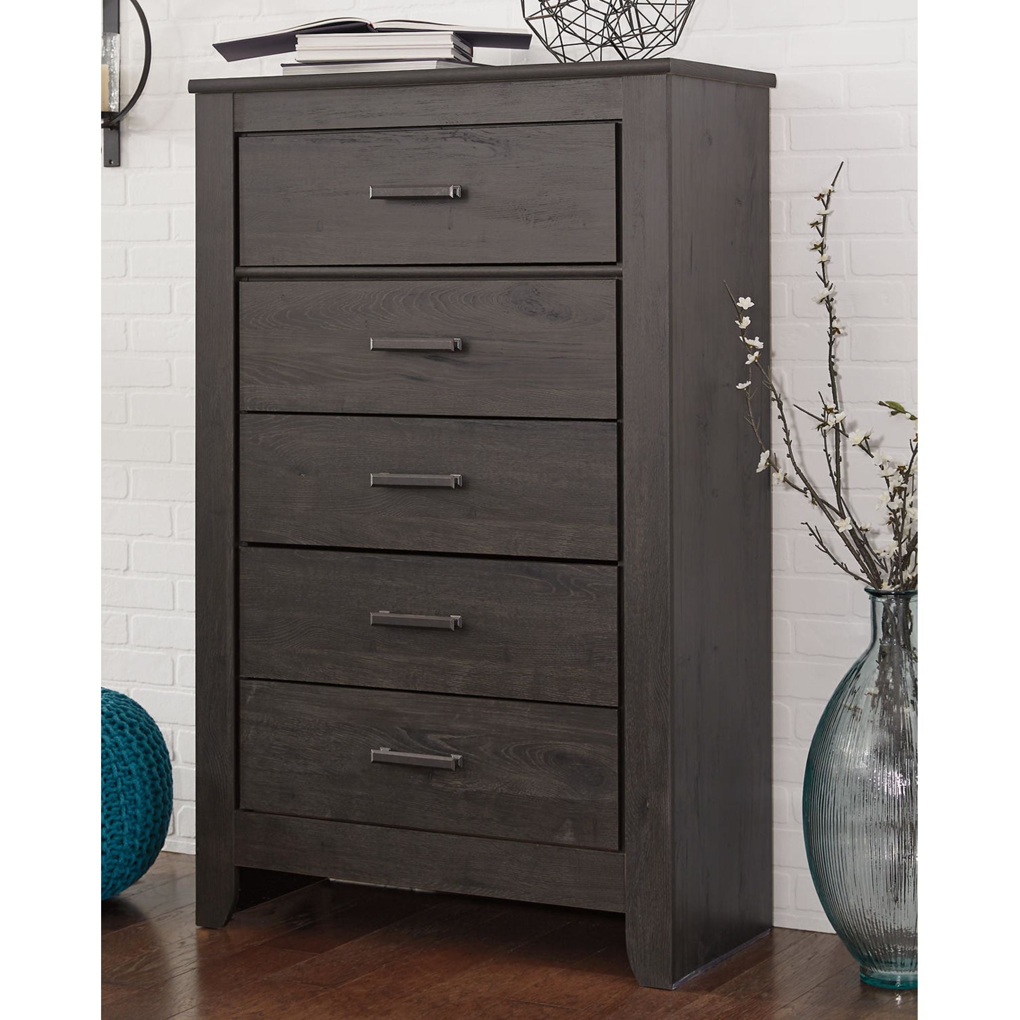Brinxton 5-Piece Queen Bedroom Set - Modern Wood Panel Bed Frame with Nightstands & Dresser - Perfect for Master Bedroom or Guest Room Decor