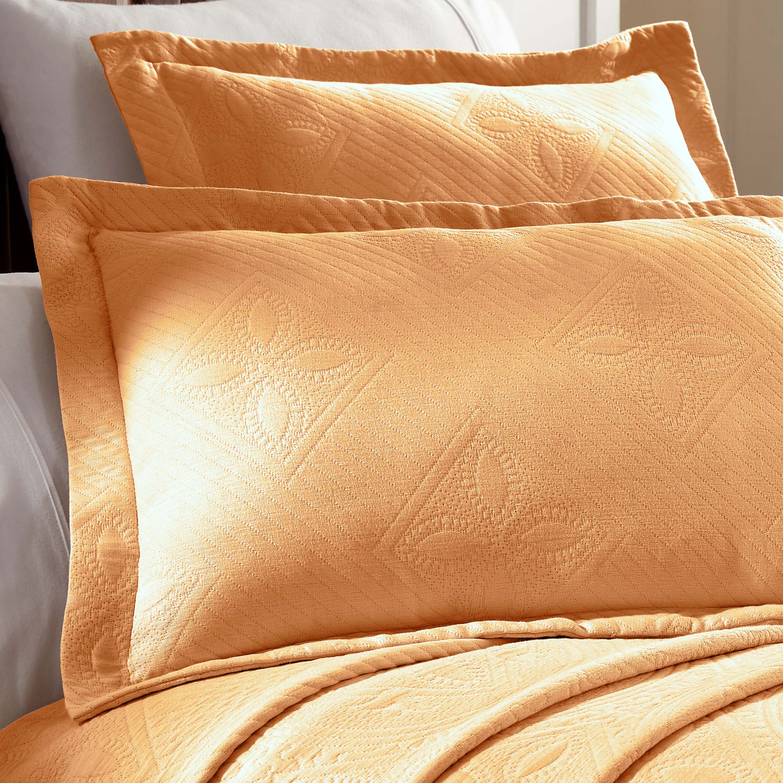 Celtic Circle Jacquard Matelasse Cotton Bedspread Set - Queen Size Luxury Bedding with Intricate Design for Master Bedroom Decor