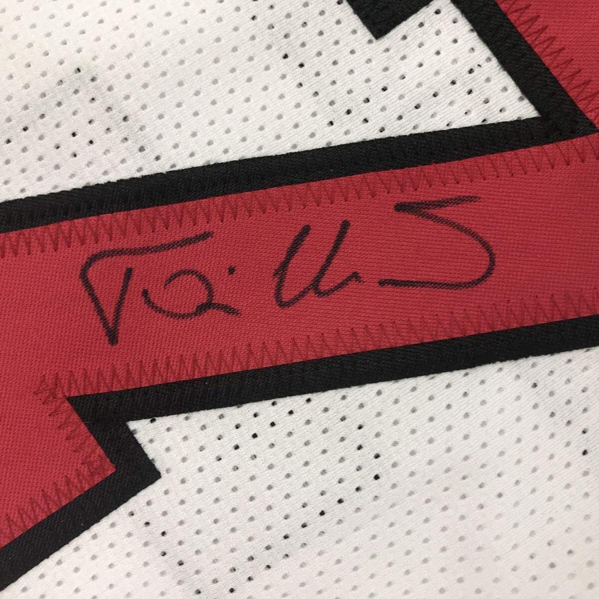 Authentic Autographed Toni Kukoc Chicago Bulls Basketball Jersey with Beckett COA - Perfect for NBA Memorabilia Collectors & Sports Fans Display