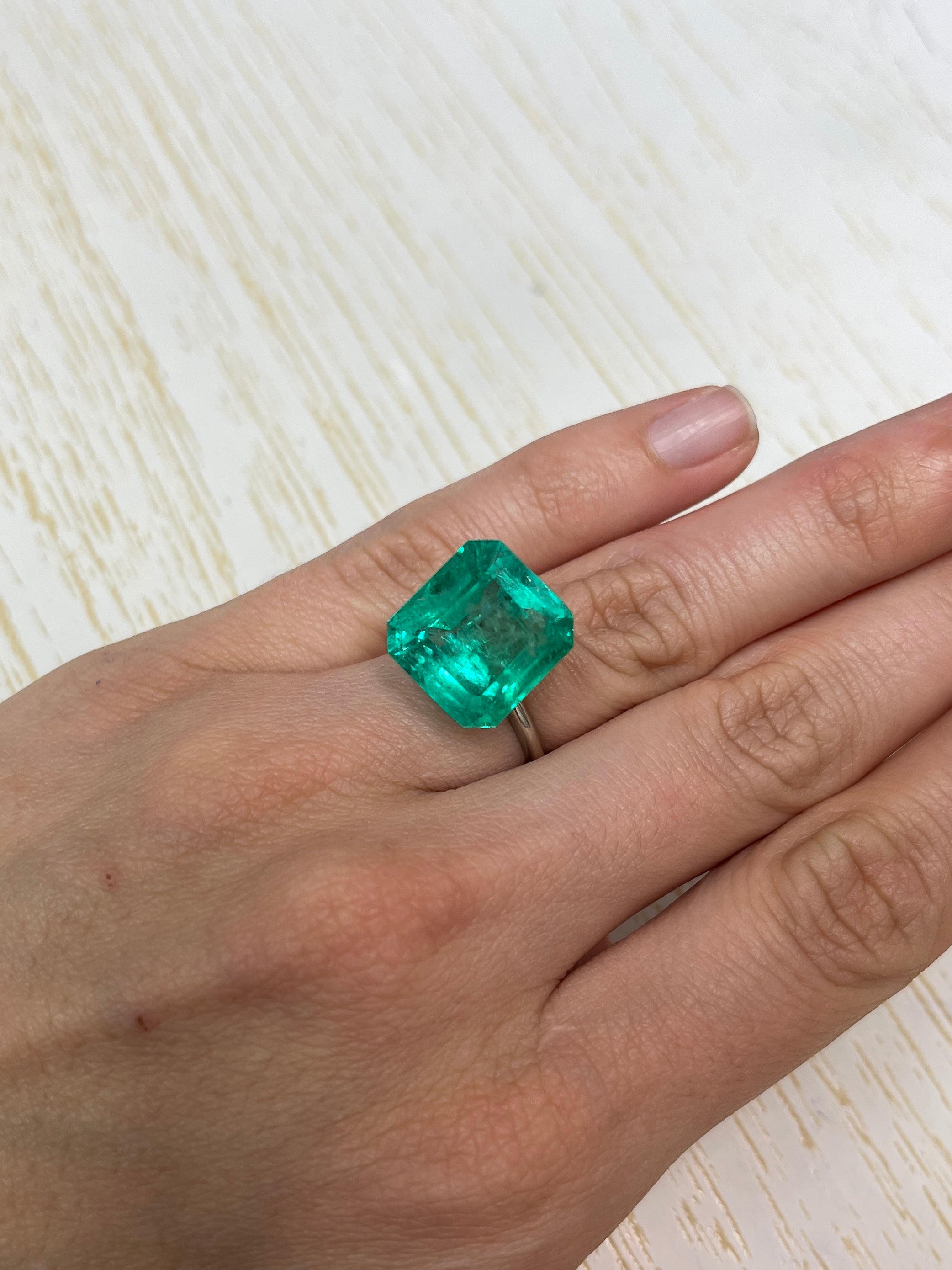 15.28 Carat GIA Certified Loose Colombian Emerald Gemstone - 15.5x14.5mm Emerald Cut Natural Green Emerald for Jewelry Making, Engagement Rings & Luxury Gifts