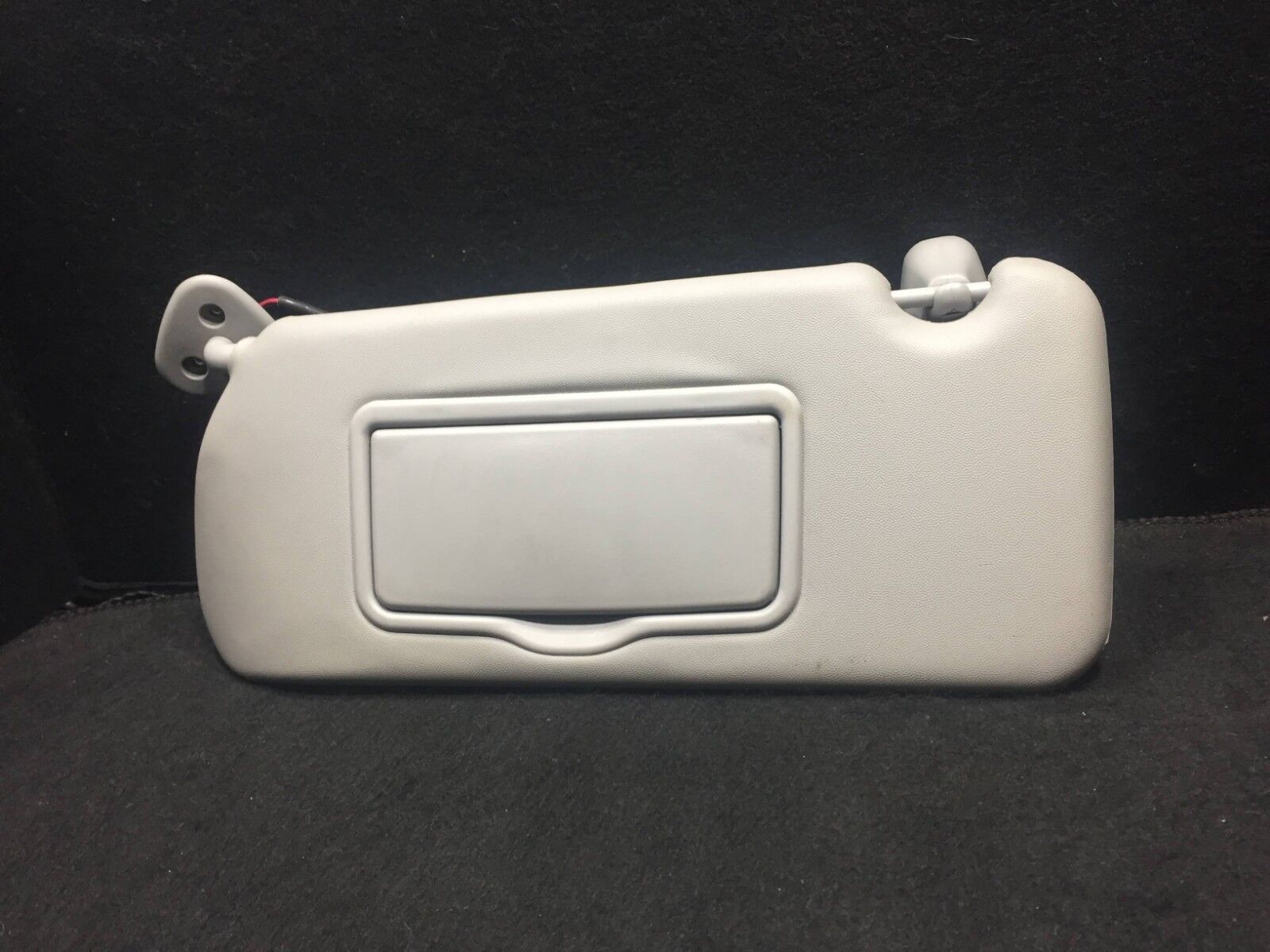 2003-2007 Cadillac CTS Left Driver Side Sun Visor Replacement - OEM Quality Fit for Daily Commuting & Road Trips