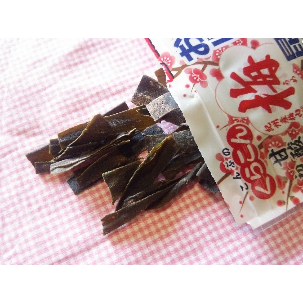 Kurakon Oshaburi Kombu Ume Chewy Kombu Snack - Plum Flavor 9g | Japanese Seaweed Snacks | Healthy On-the-Go Snack for Work, School & Travel