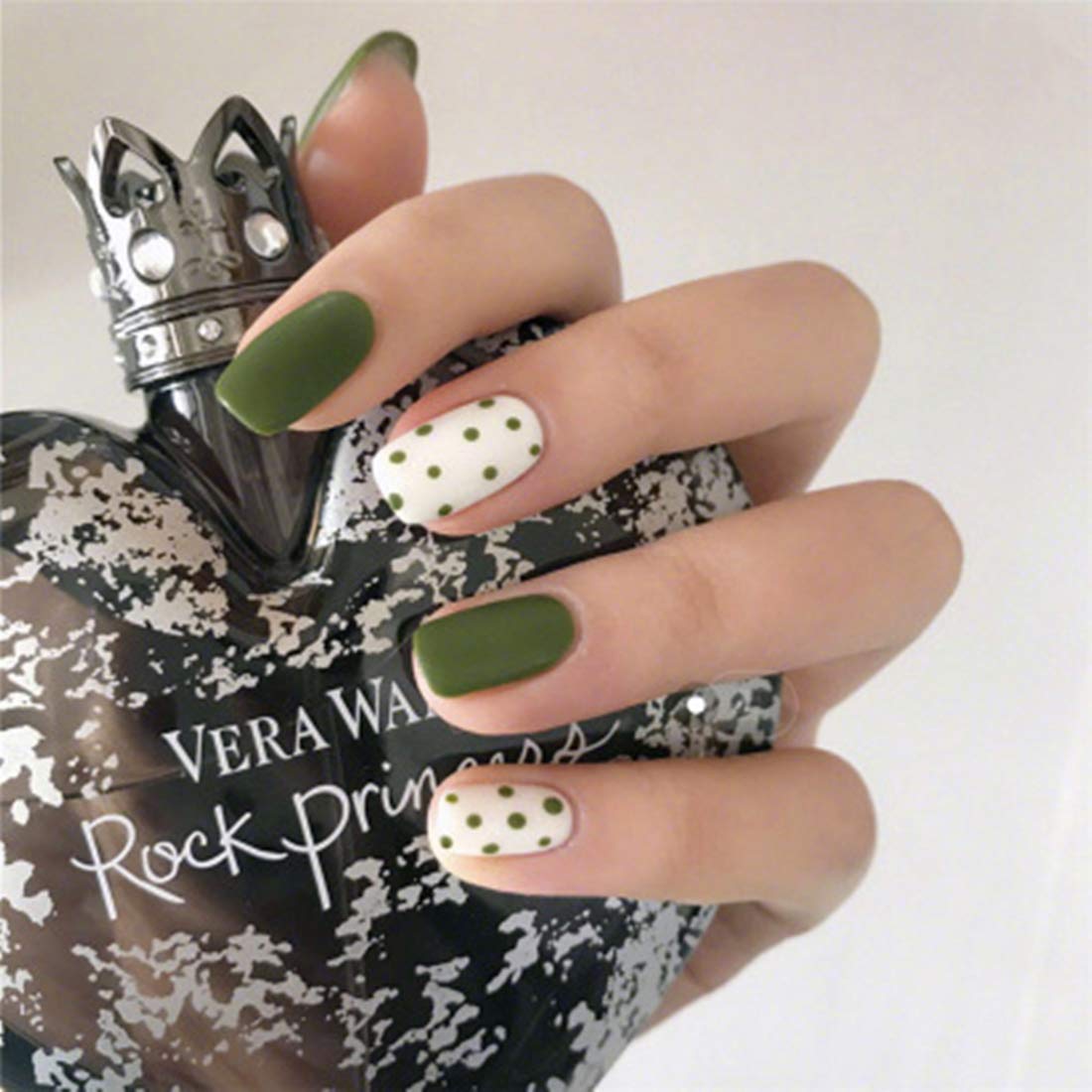 24Pcs Stunning Avocado Green Press on Nails with Glue - Long Lasting Fake Nails for Women, Easy to Apply & Reusable - Perfect for Parties, Weddings, Date Nights & Special Occasions